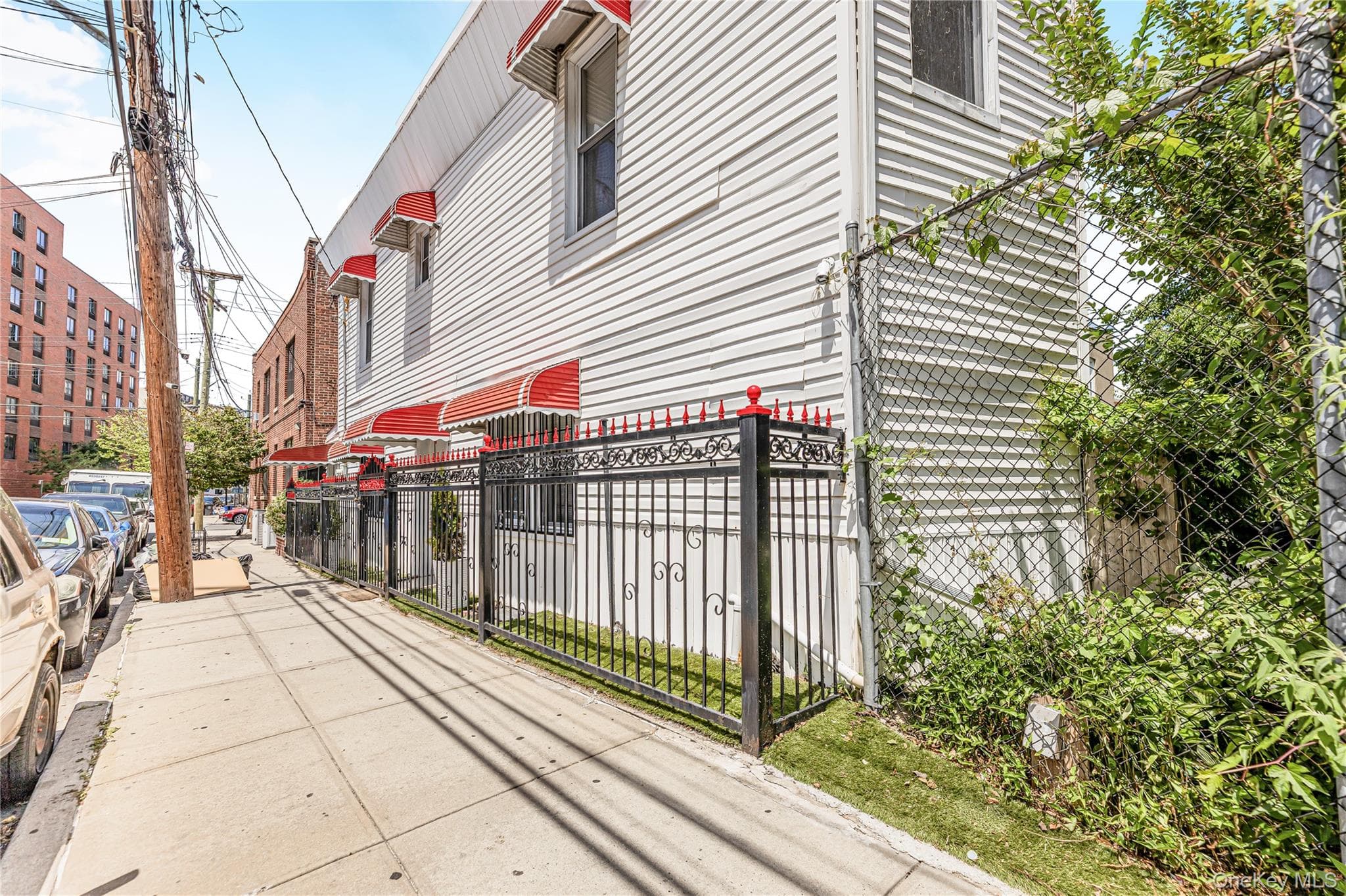 735 E 211th Street thumbnail 24