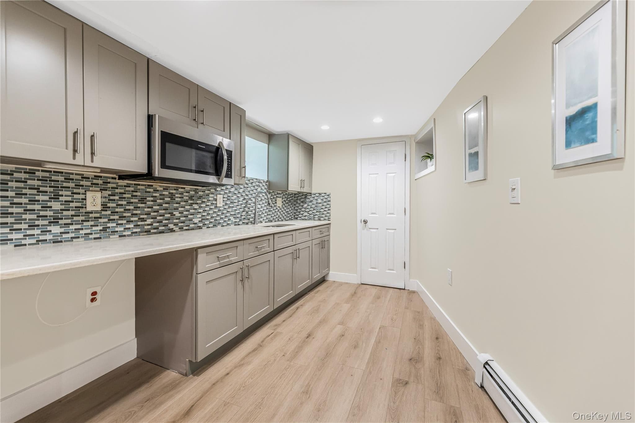 735 E 211th Street thumbnail 21