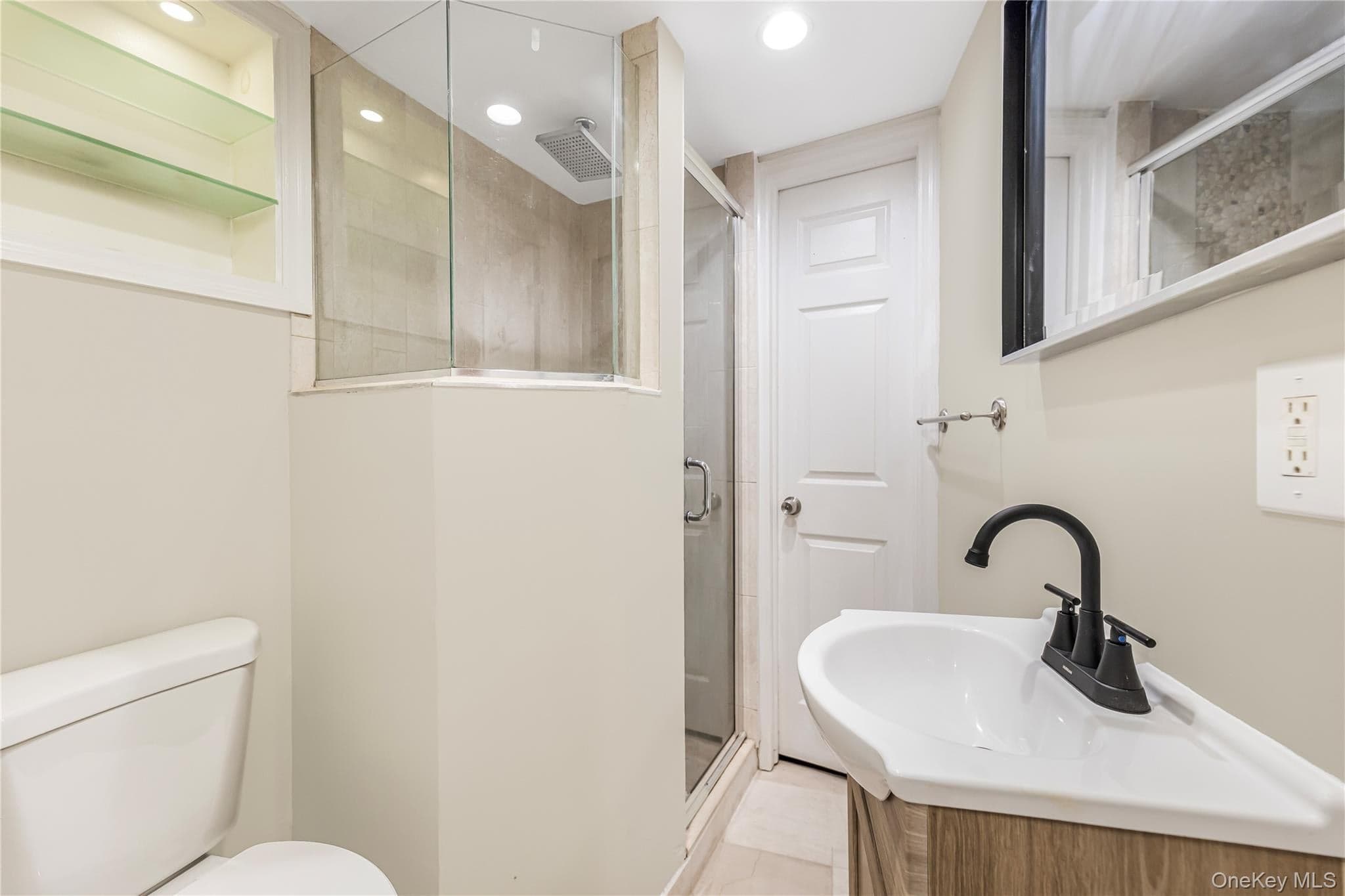 735 E 211th Street thumbnail 22