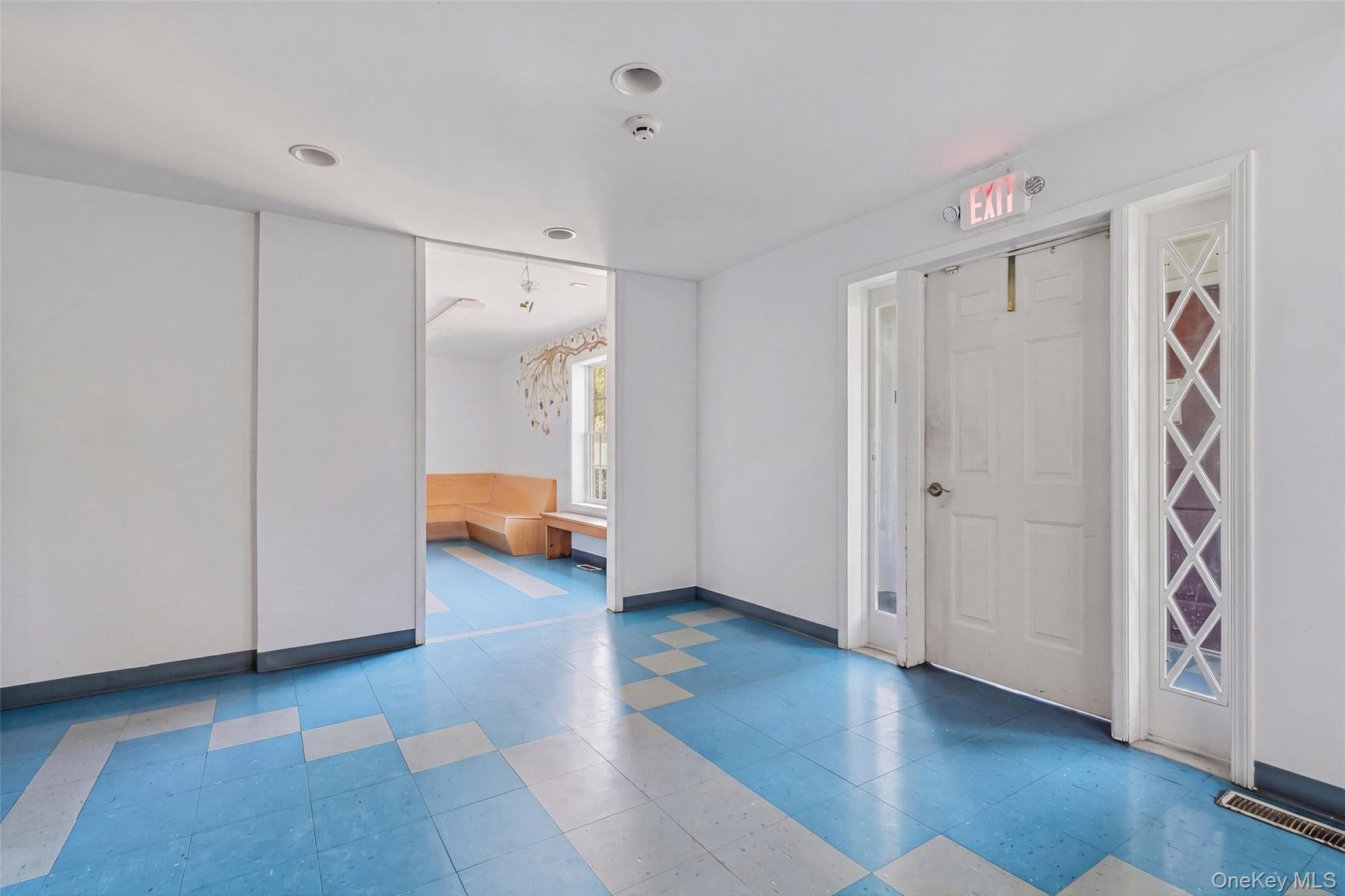 273 Windsor Highway thumbnail 8