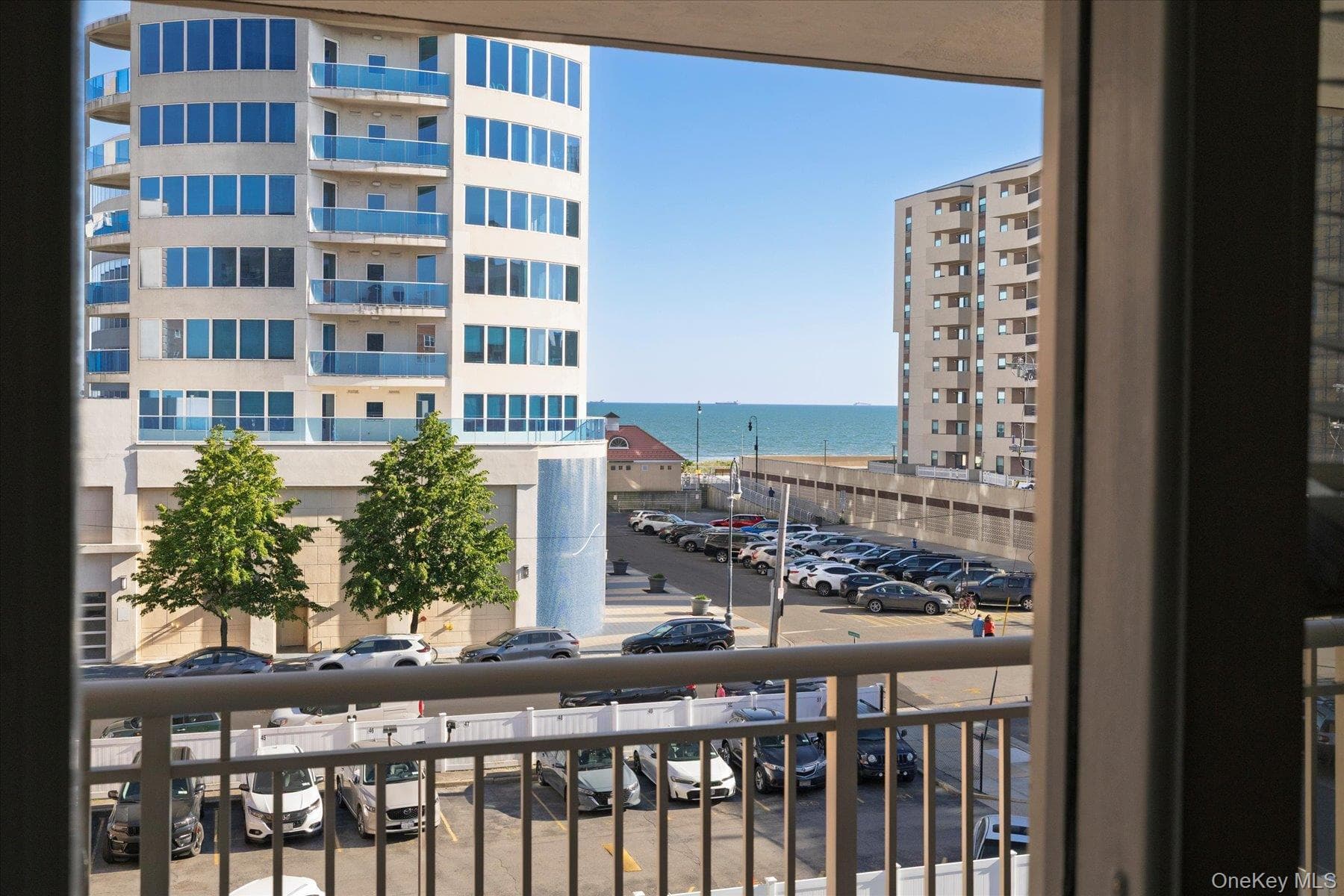 410 E Broadway Unit: 4C thumbnail 4