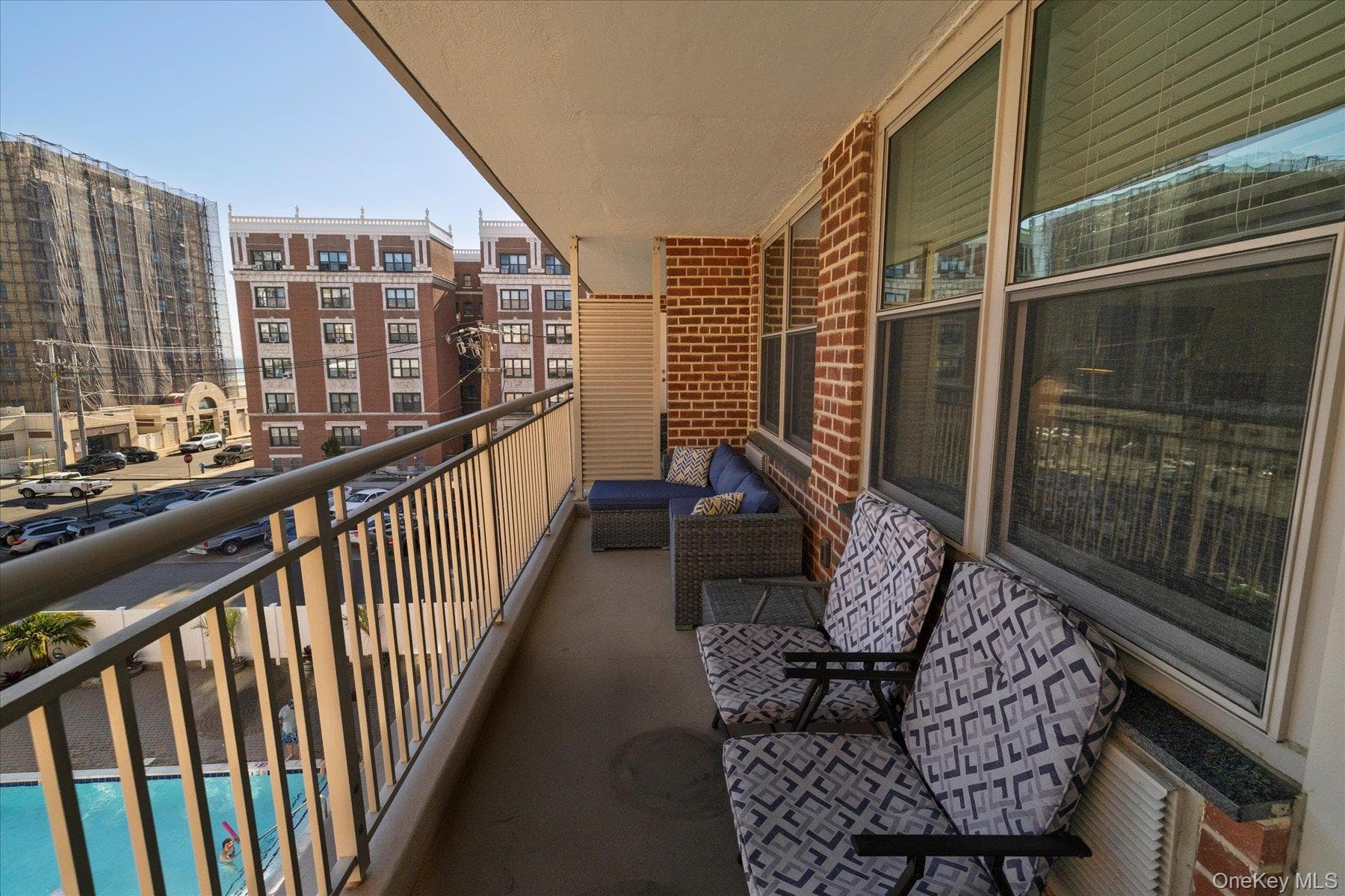 410 E Broadway Unit: 4C thumbnail 13