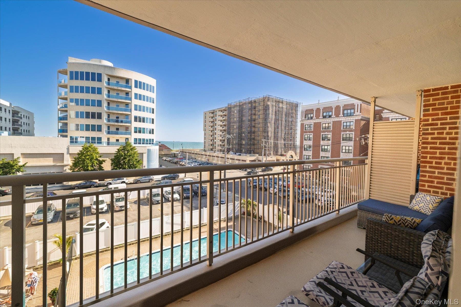 410 E Broadway Unit: 4C thumbnail 12