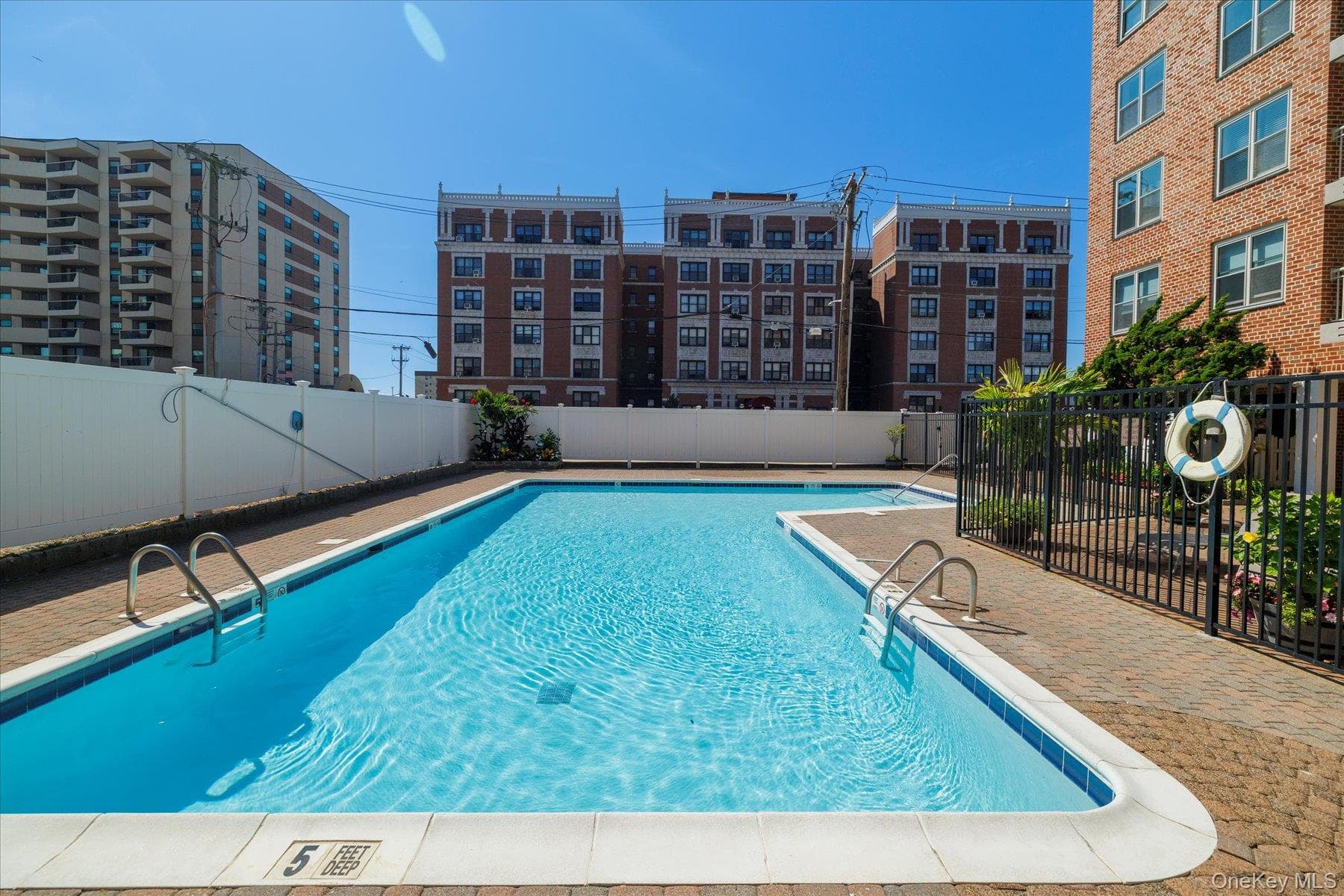 410 E Broadway Unit: 4C thumbnail 16
