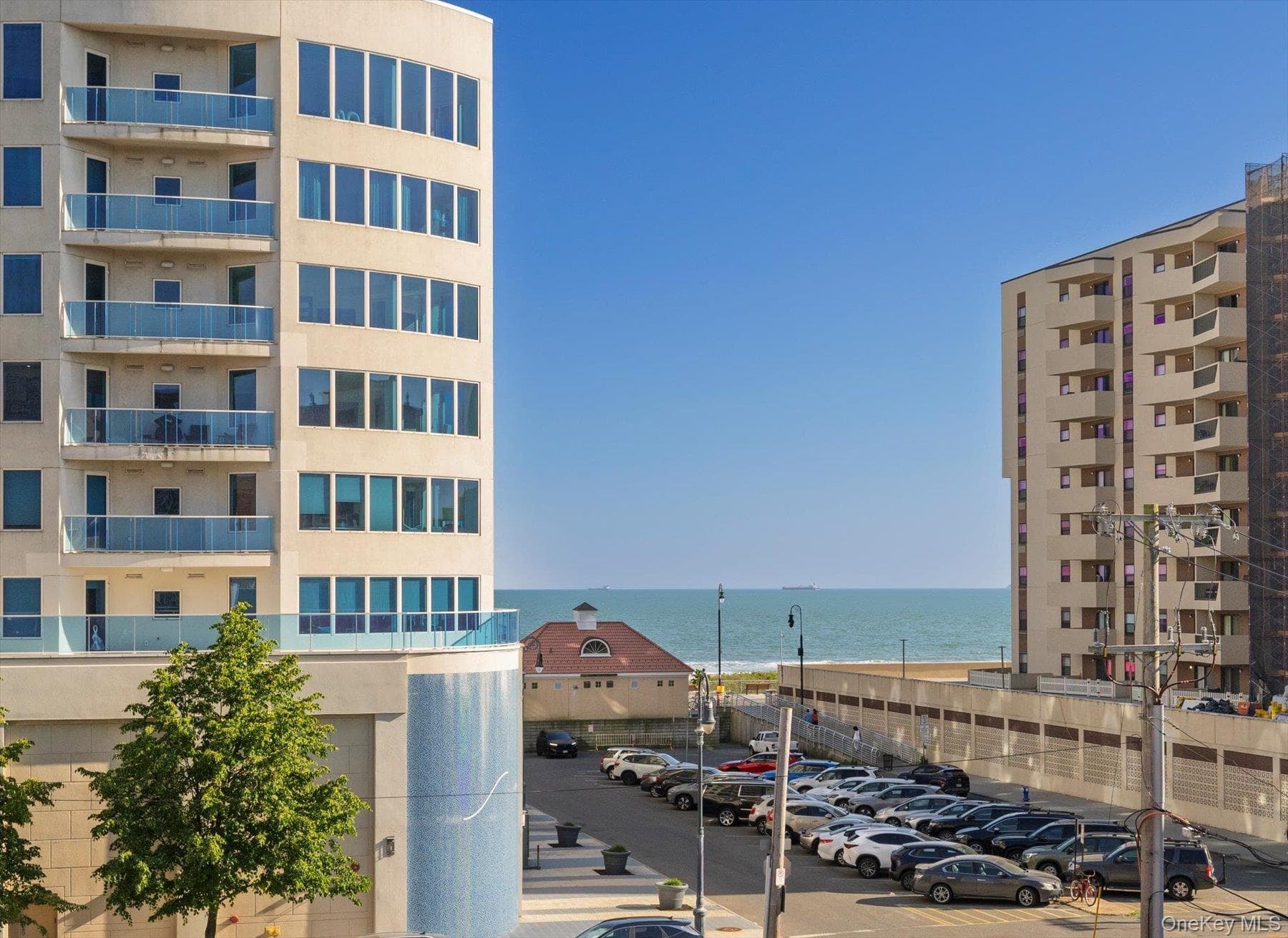 410 E Broadway Unit: 4C thumbnail 3