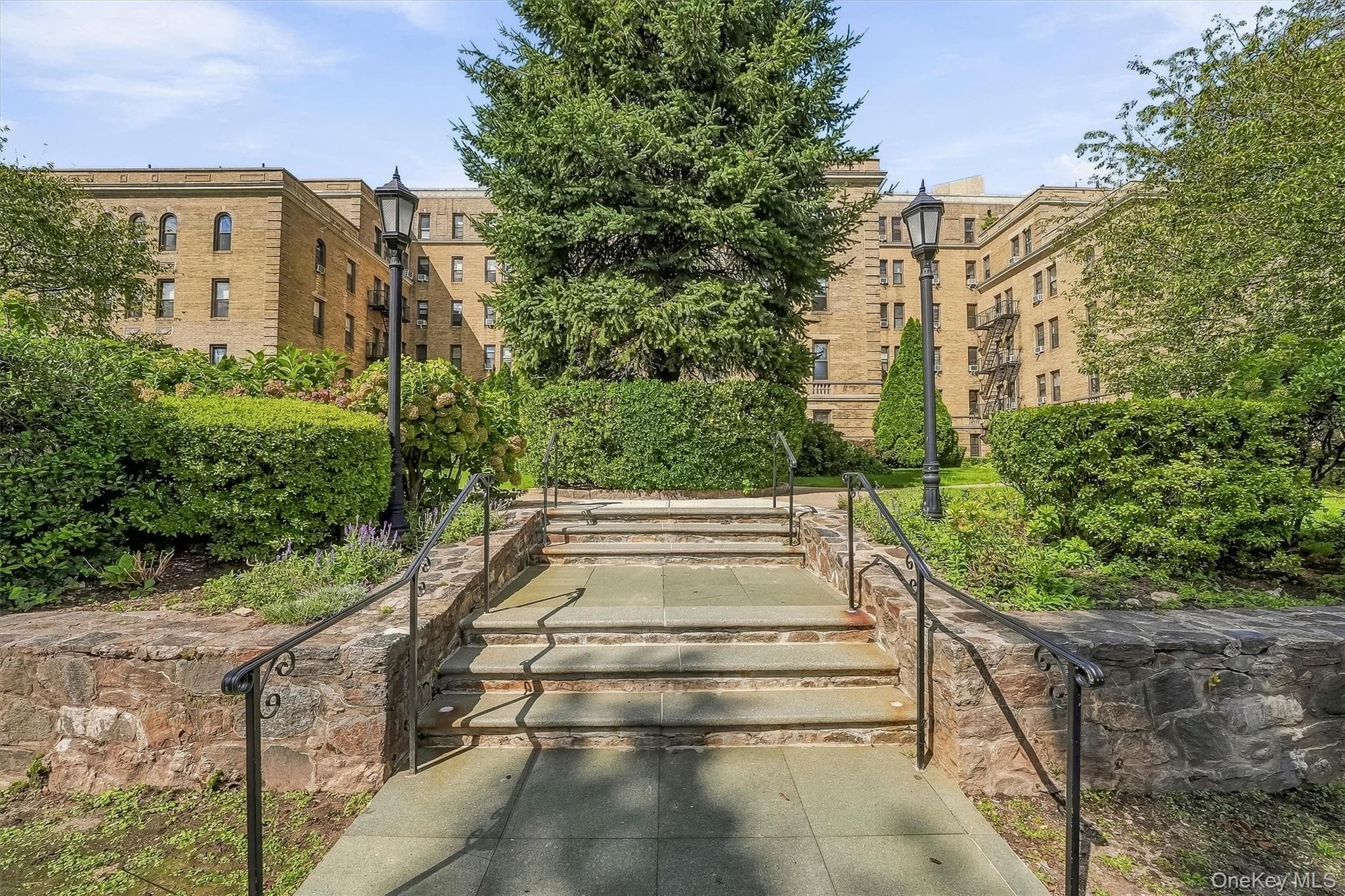 43 Calton Road Unit: 3D thumbnail 3