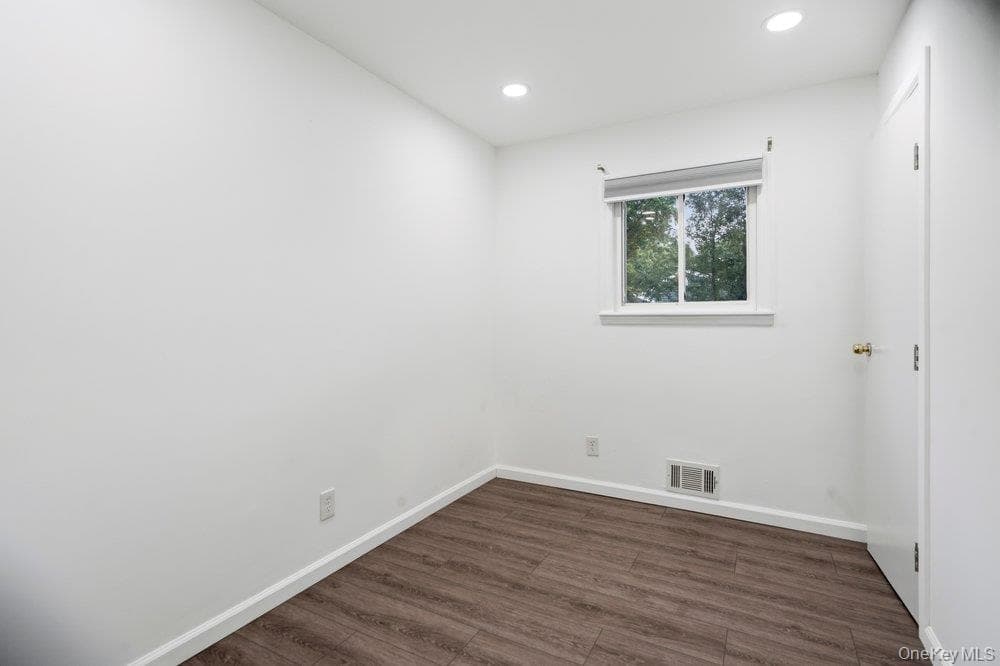 18 Huron Street thumbnail 11