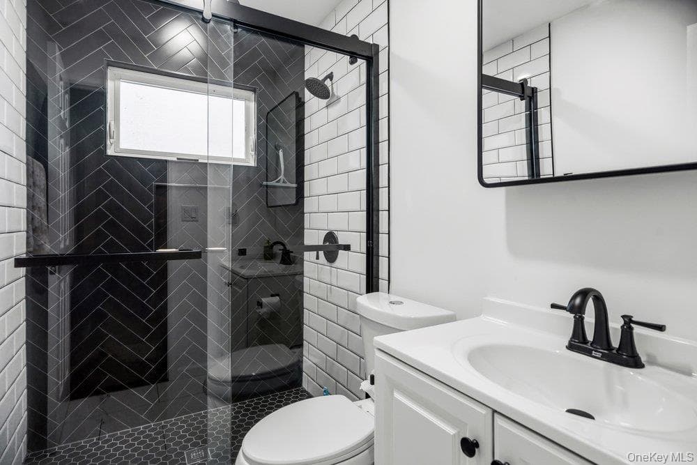 18 Huron Street thumbnail 13