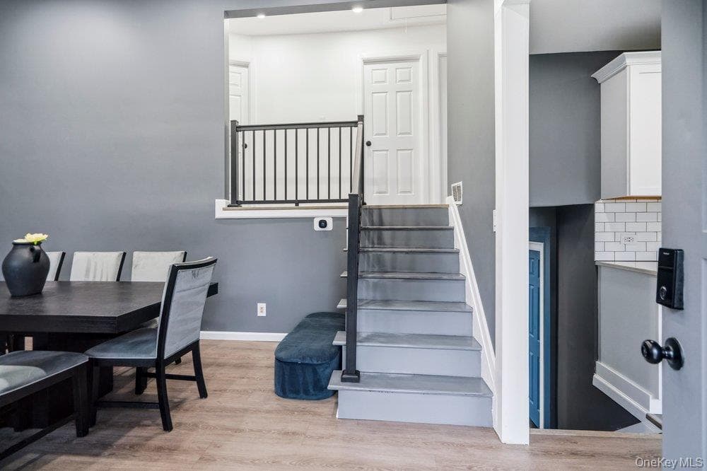 18 Huron Street thumbnail 9