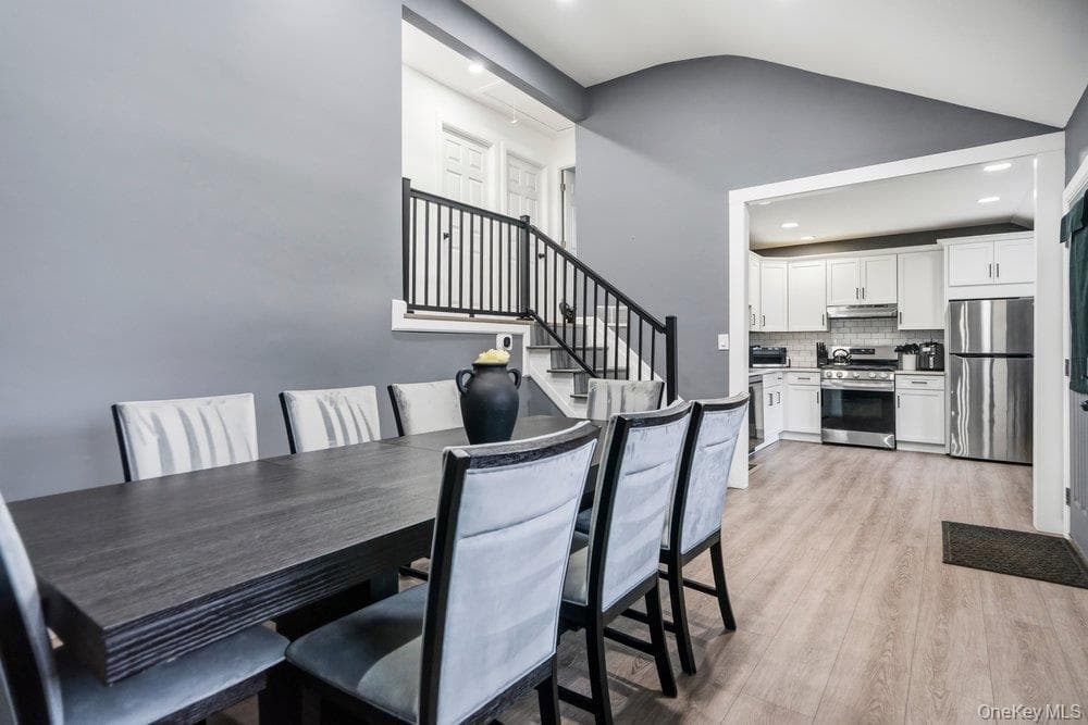 18 Huron Street thumbnail 5