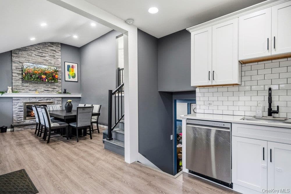 18 Huron Street thumbnail 8