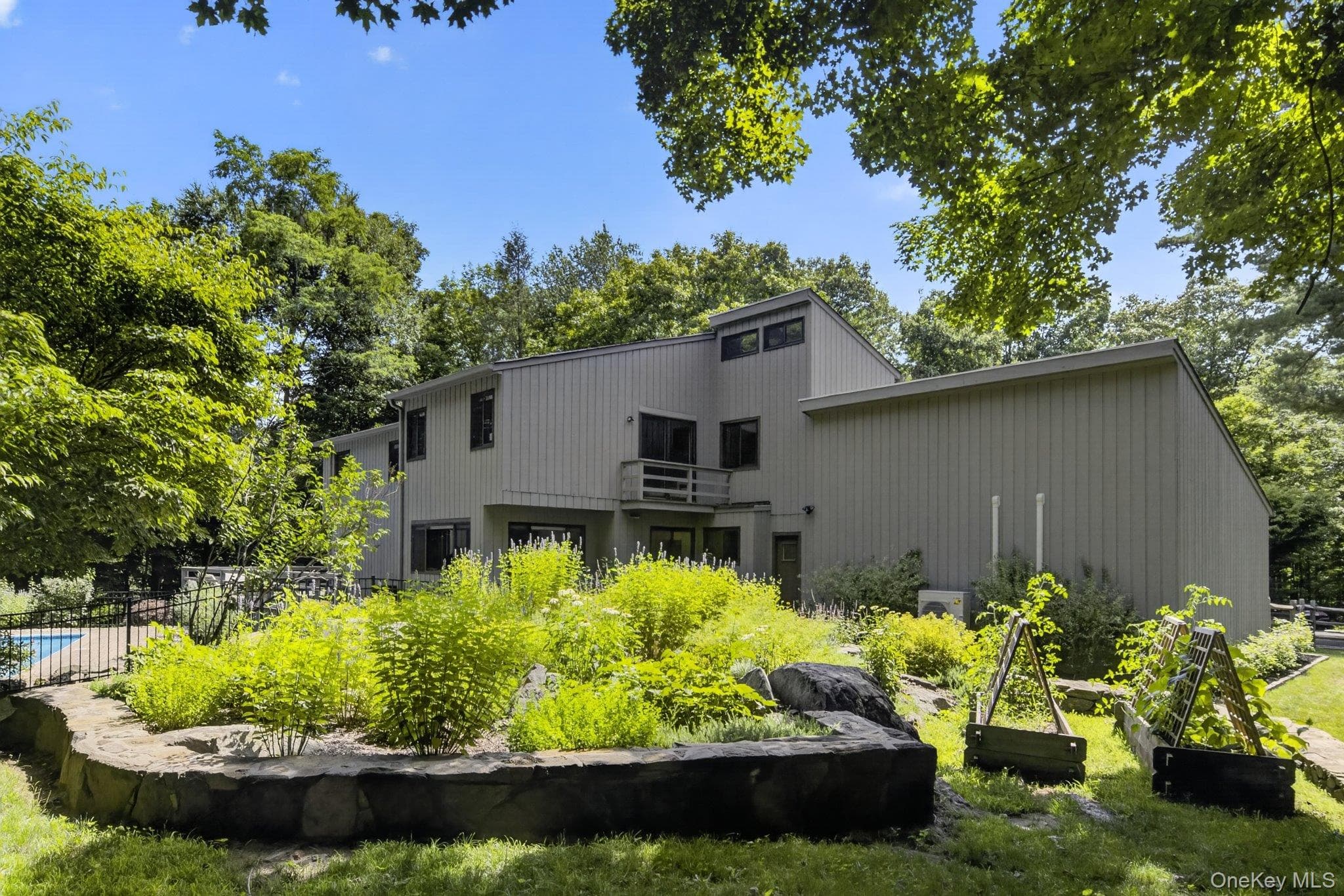 230 E Middle Patent Road thumbnail 37