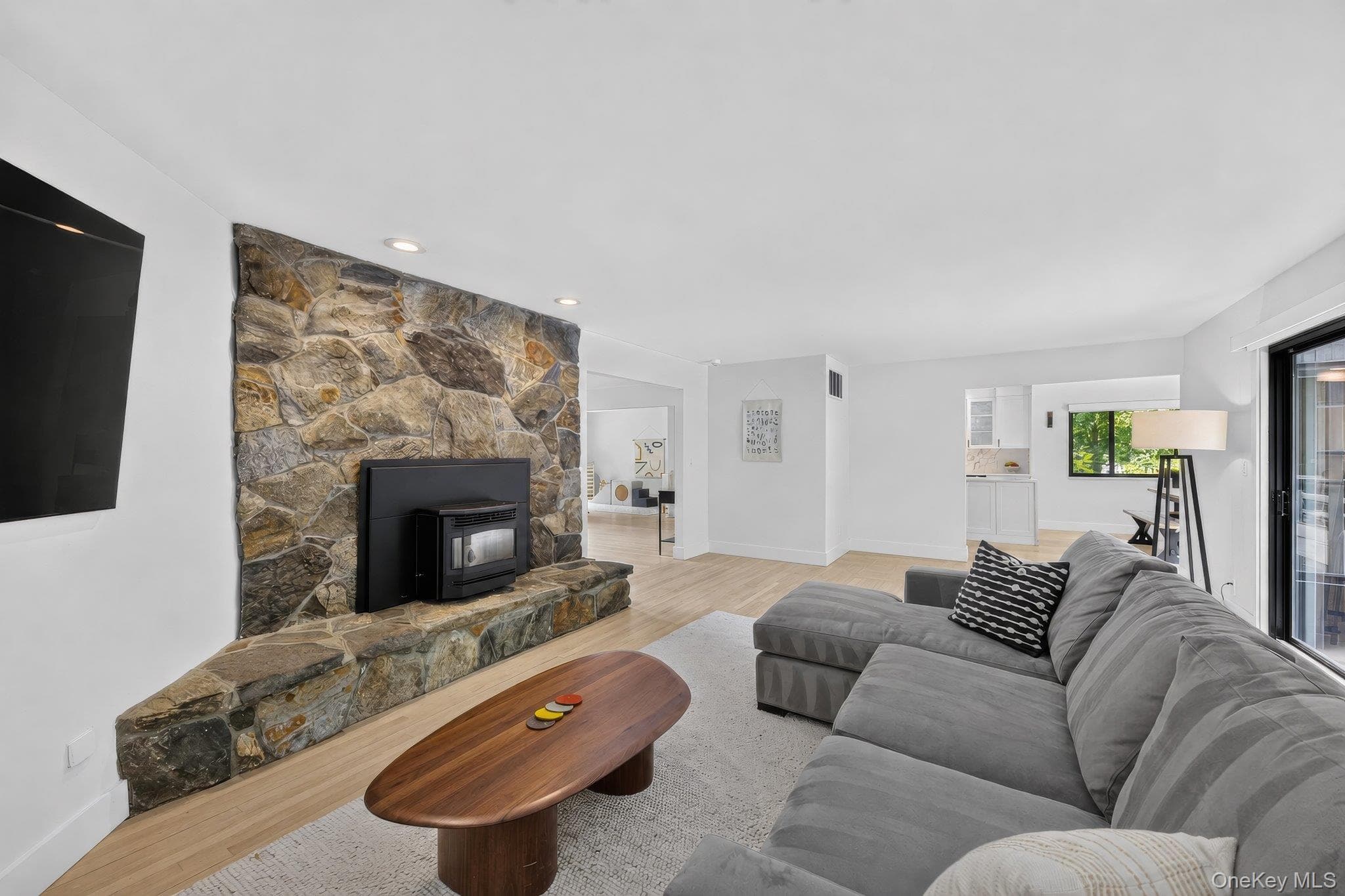 230 E Middle Patent Road thumbnail 12