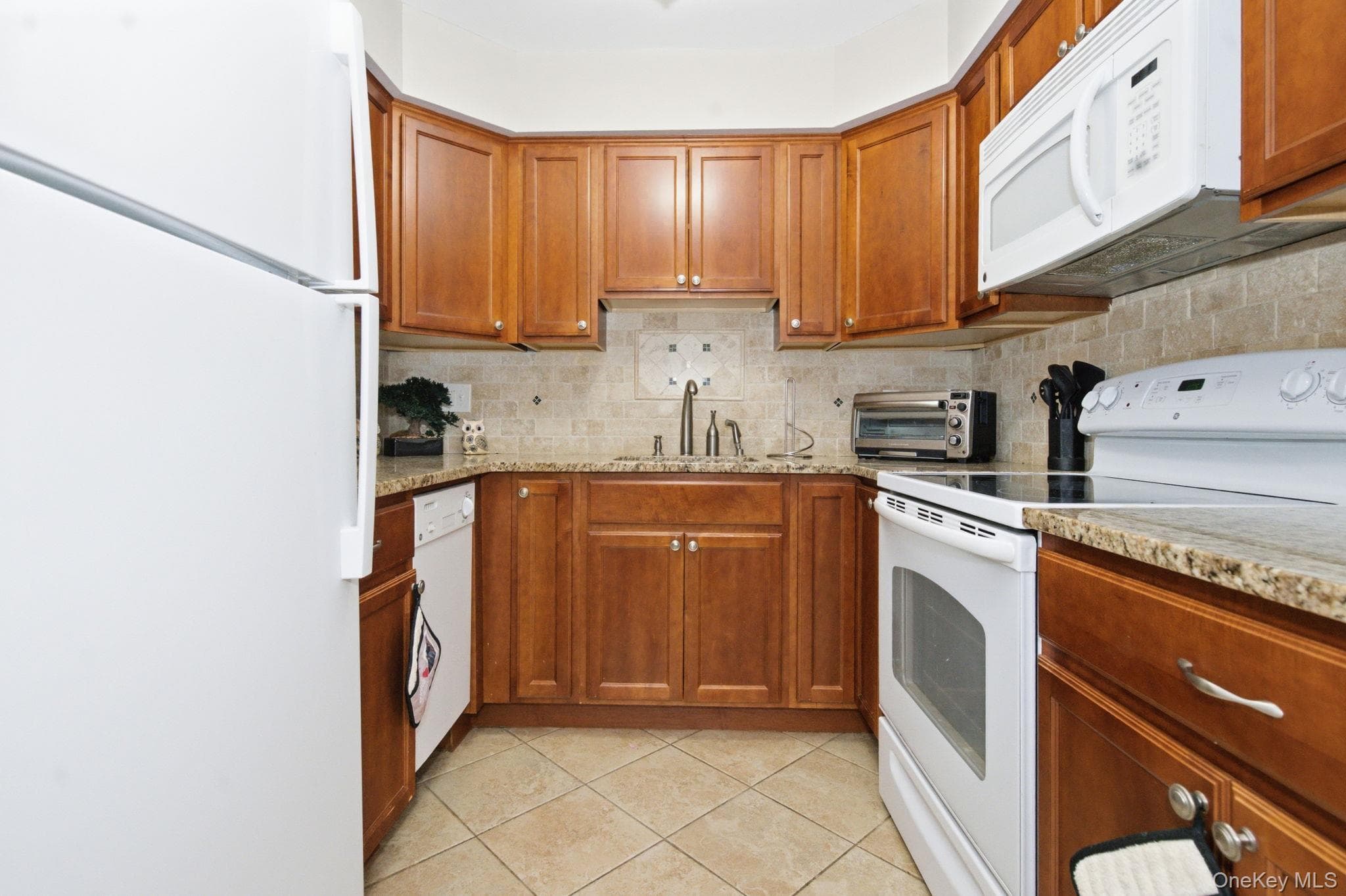 27 Walden Court Unit: F thumbnail 5