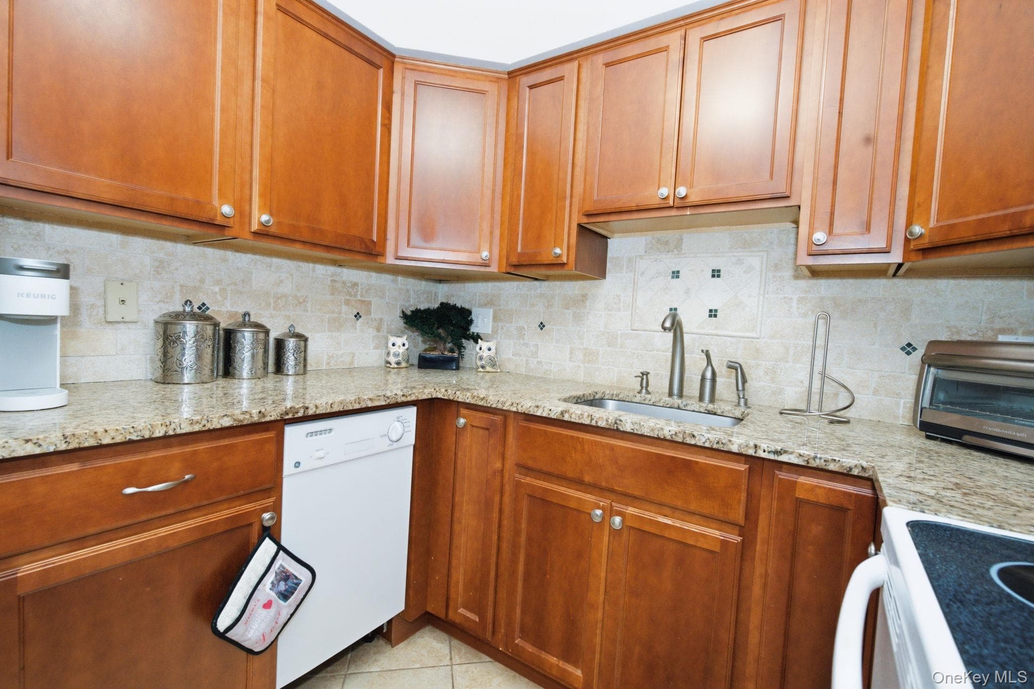 27 Walden Court Unit: F thumbnail 4