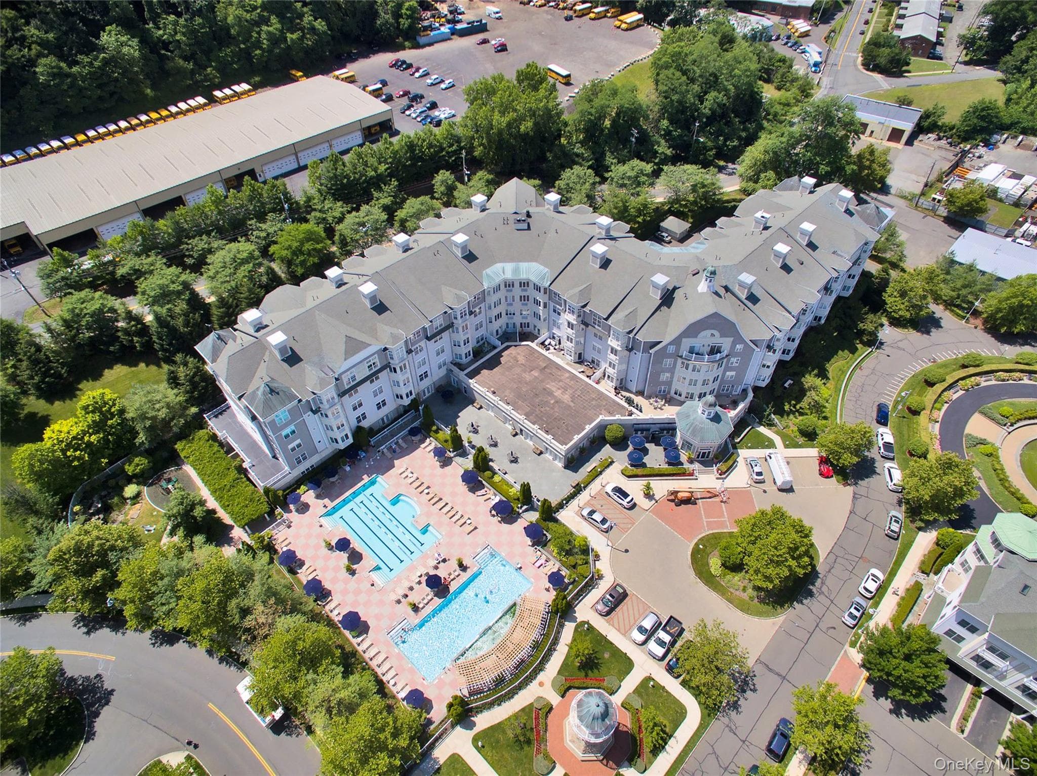 1121 Round Pointe Drive thumbnail 2