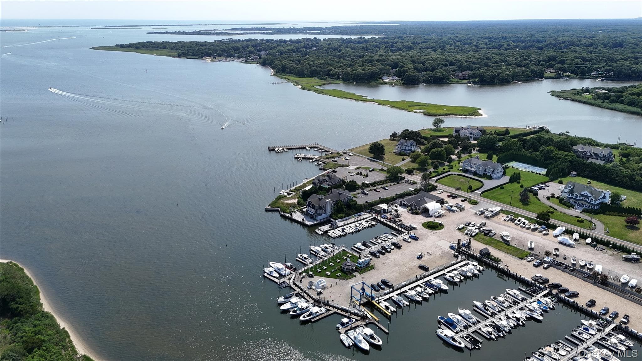 61 S Bay Avenue thumbnail 20