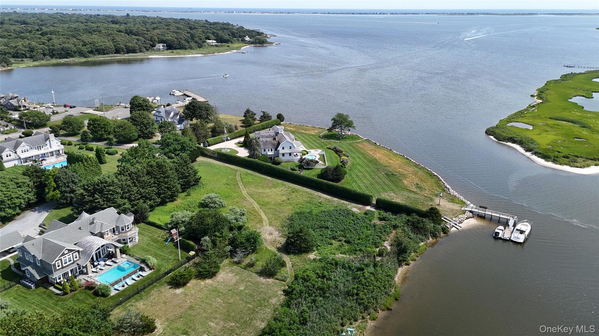 61 S Bay Avenue thumbnail 12
