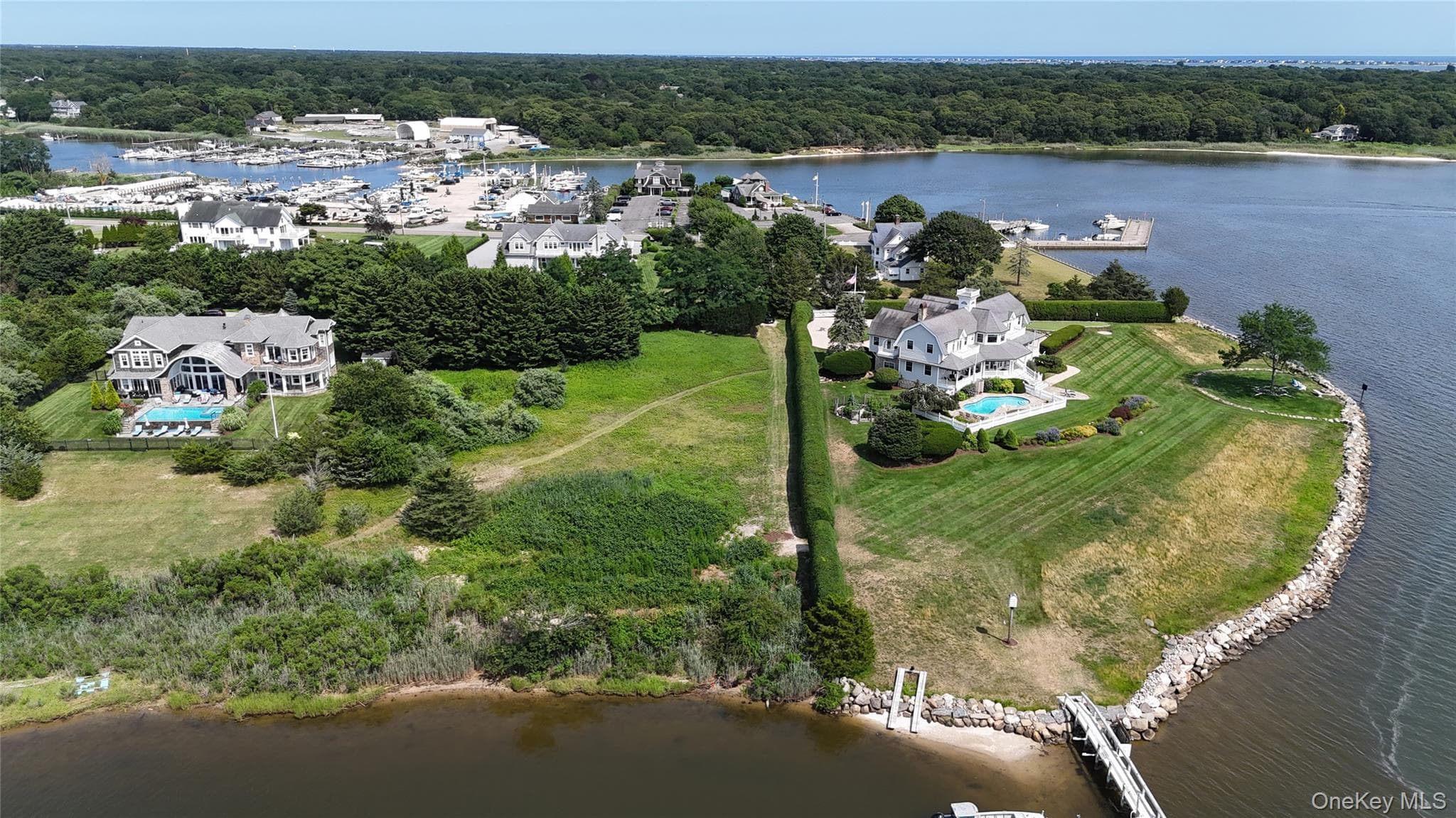 61 S Bay Avenue thumbnail 17