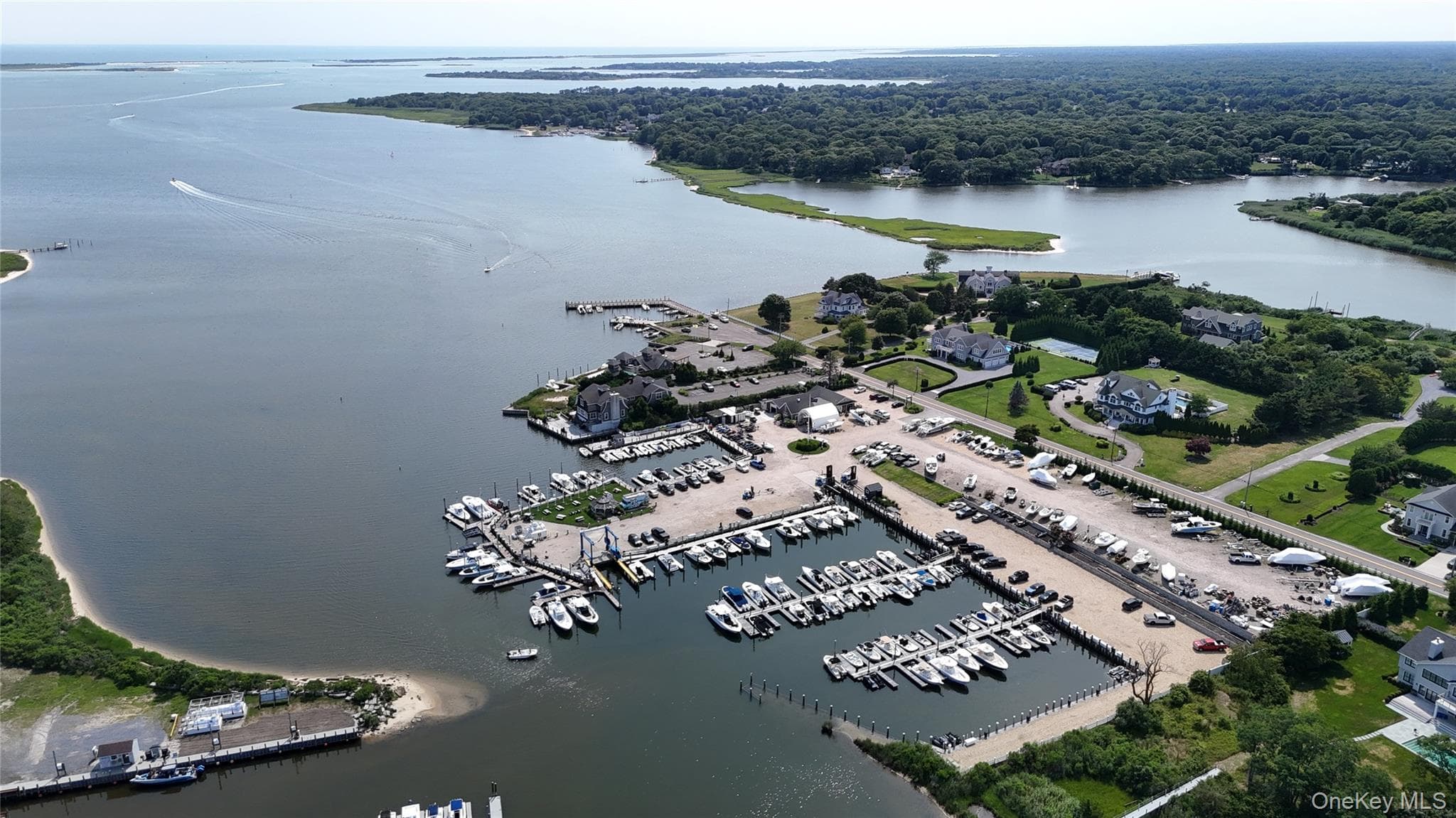 61 S Bay Avenue thumbnail 21