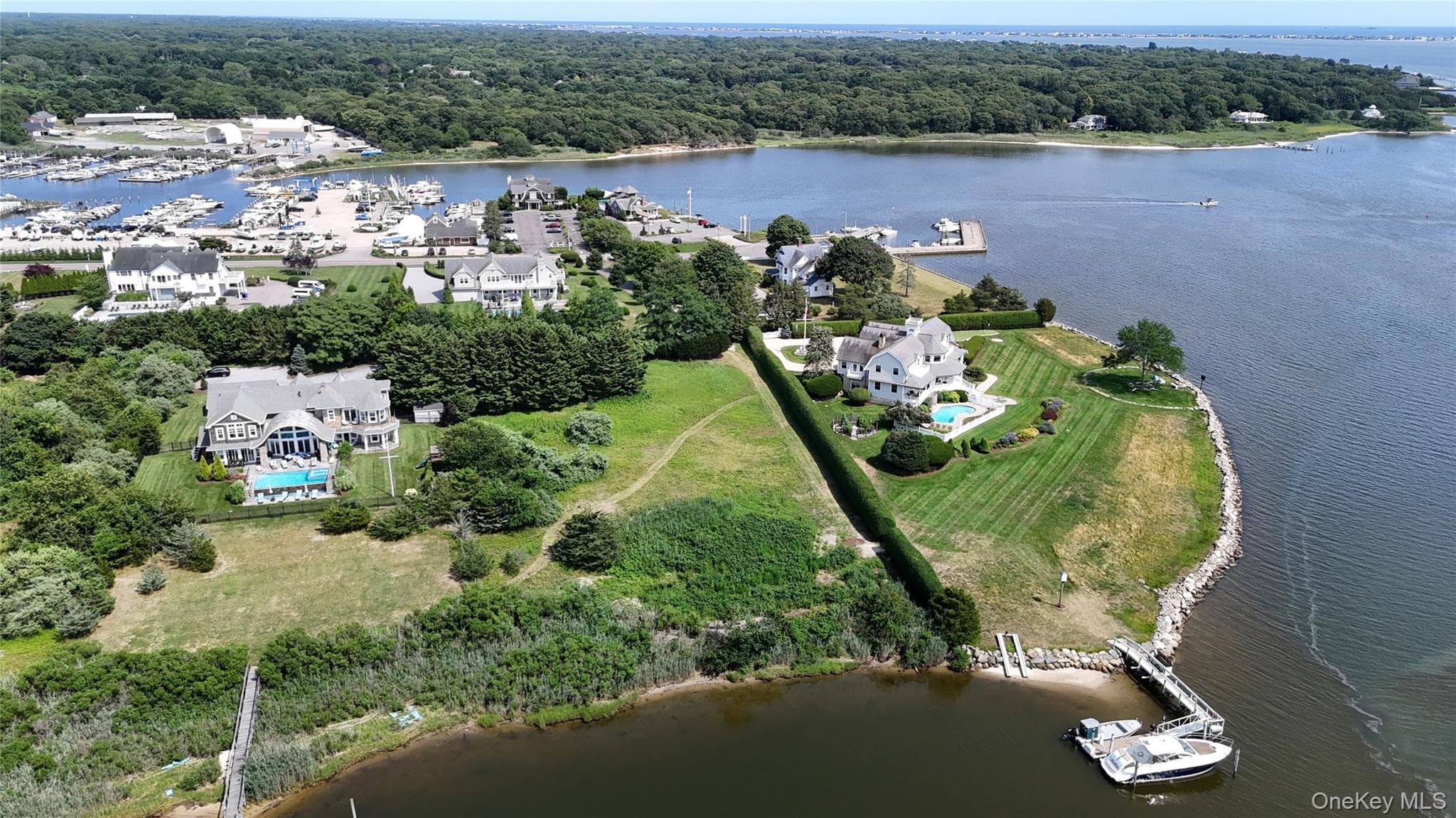 61 S Bay Avenue thumbnail 15