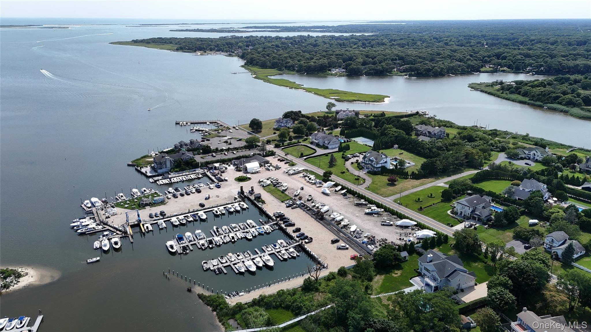 61 S Bay Avenue thumbnail 22