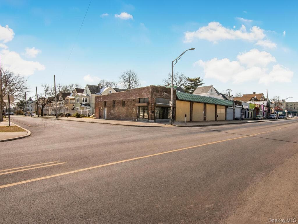 200 W 1st Street photo 1