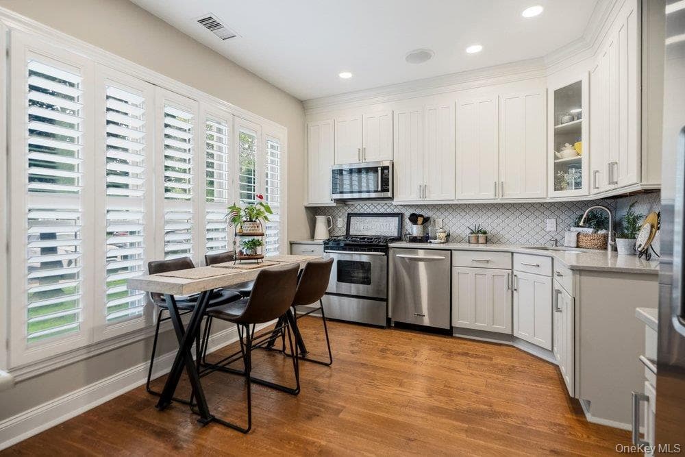 840 Birchwood Park Drive thumbnail 5