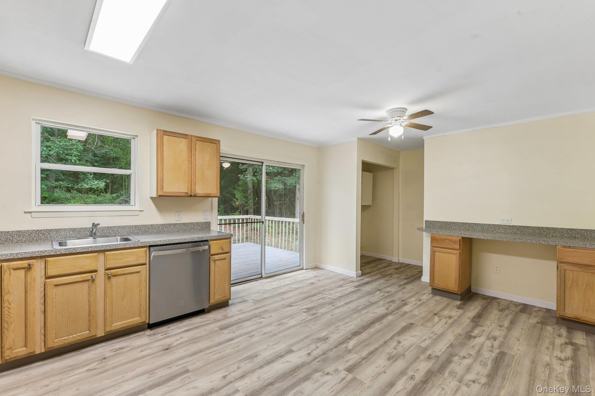 22 Red Maple Road thumbnail 13