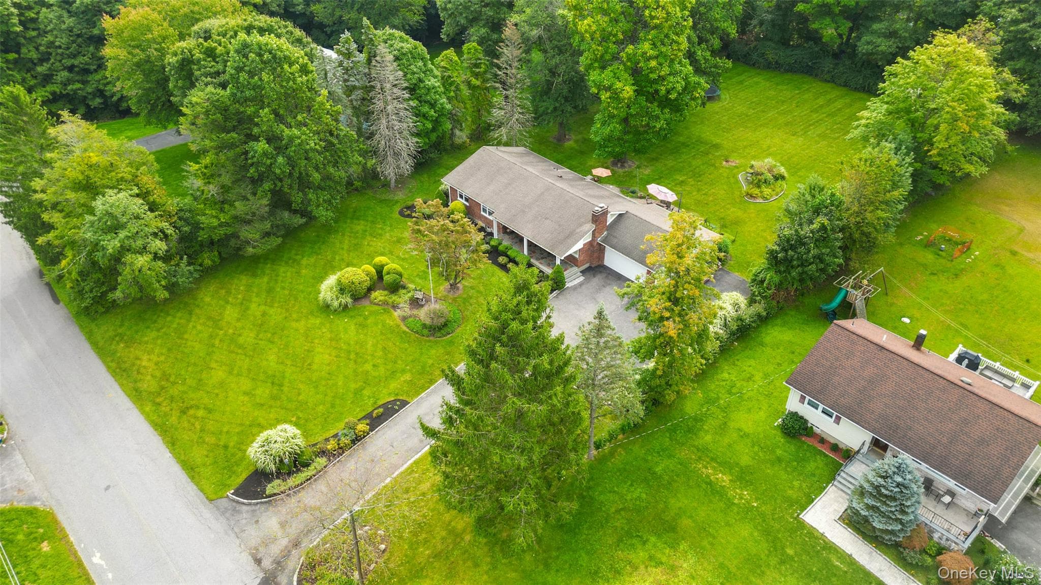 471 Hilltop Road thumbnail 44