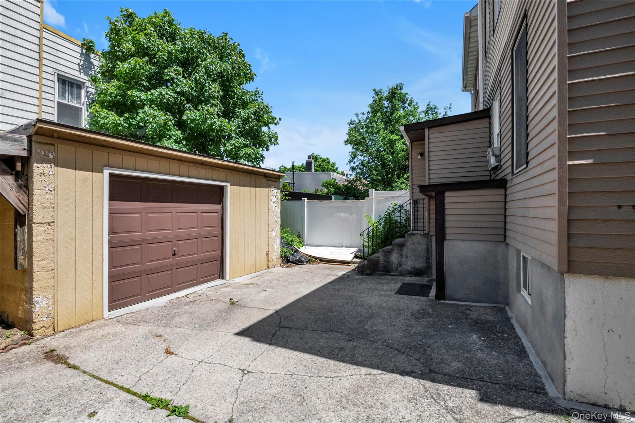 6103 Maspeth Avenue thumbnail 13