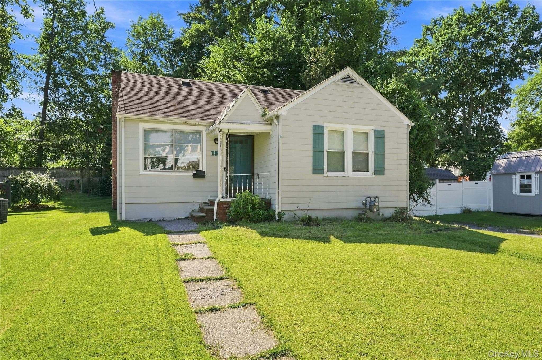 18 Underhill Avenue photo 1