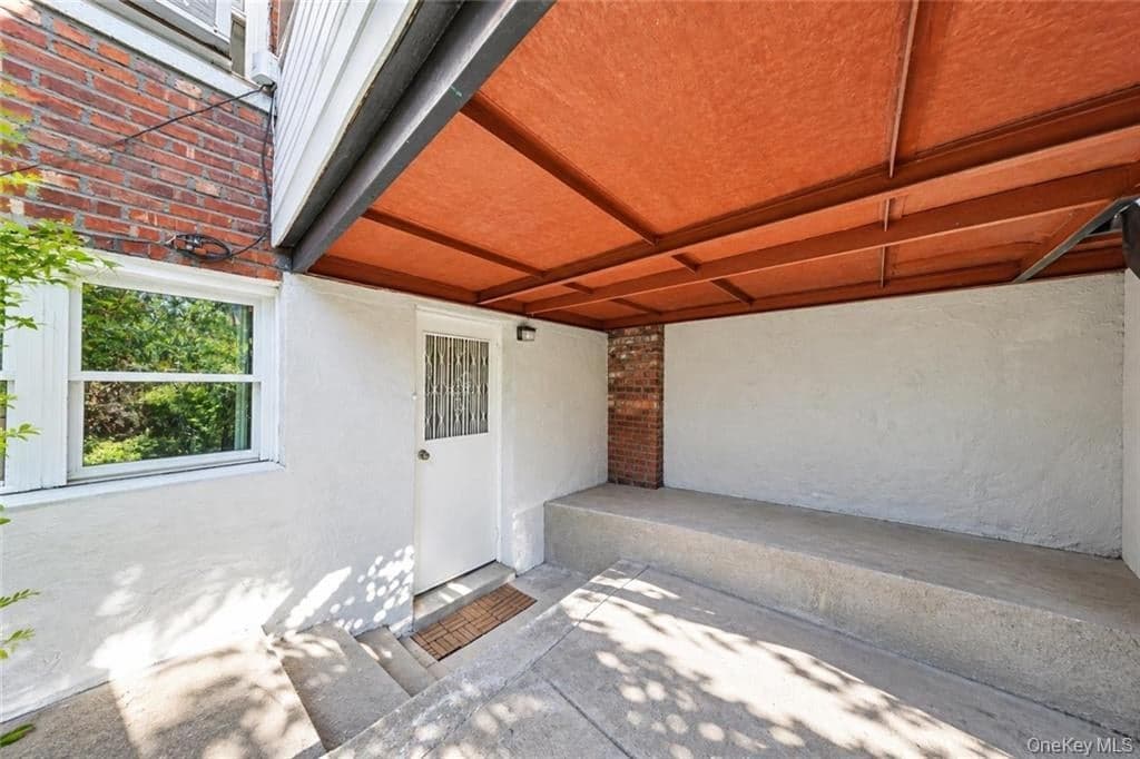 2454 E 18th Street thumbnail 3