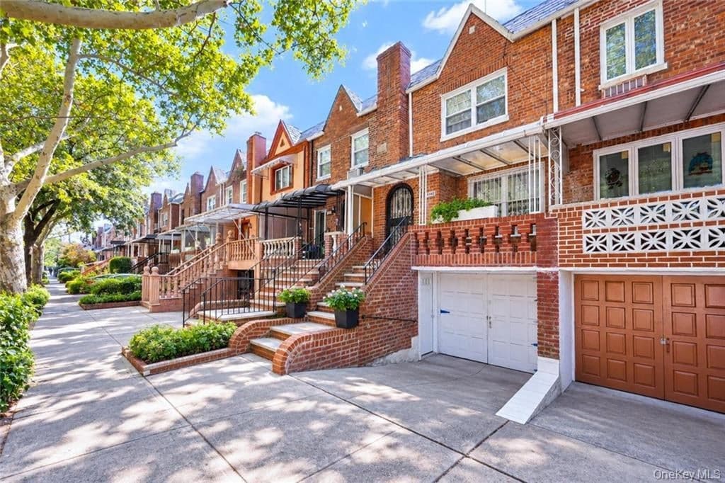 2454 E 18th Street thumbnail 2