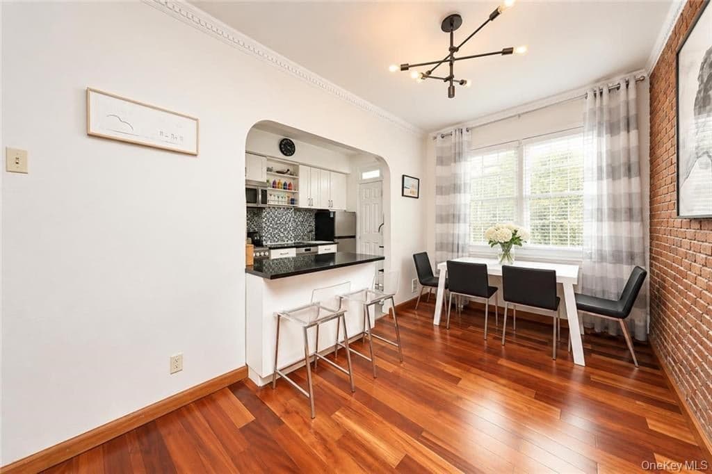 2454 E 18th Street thumbnail 12