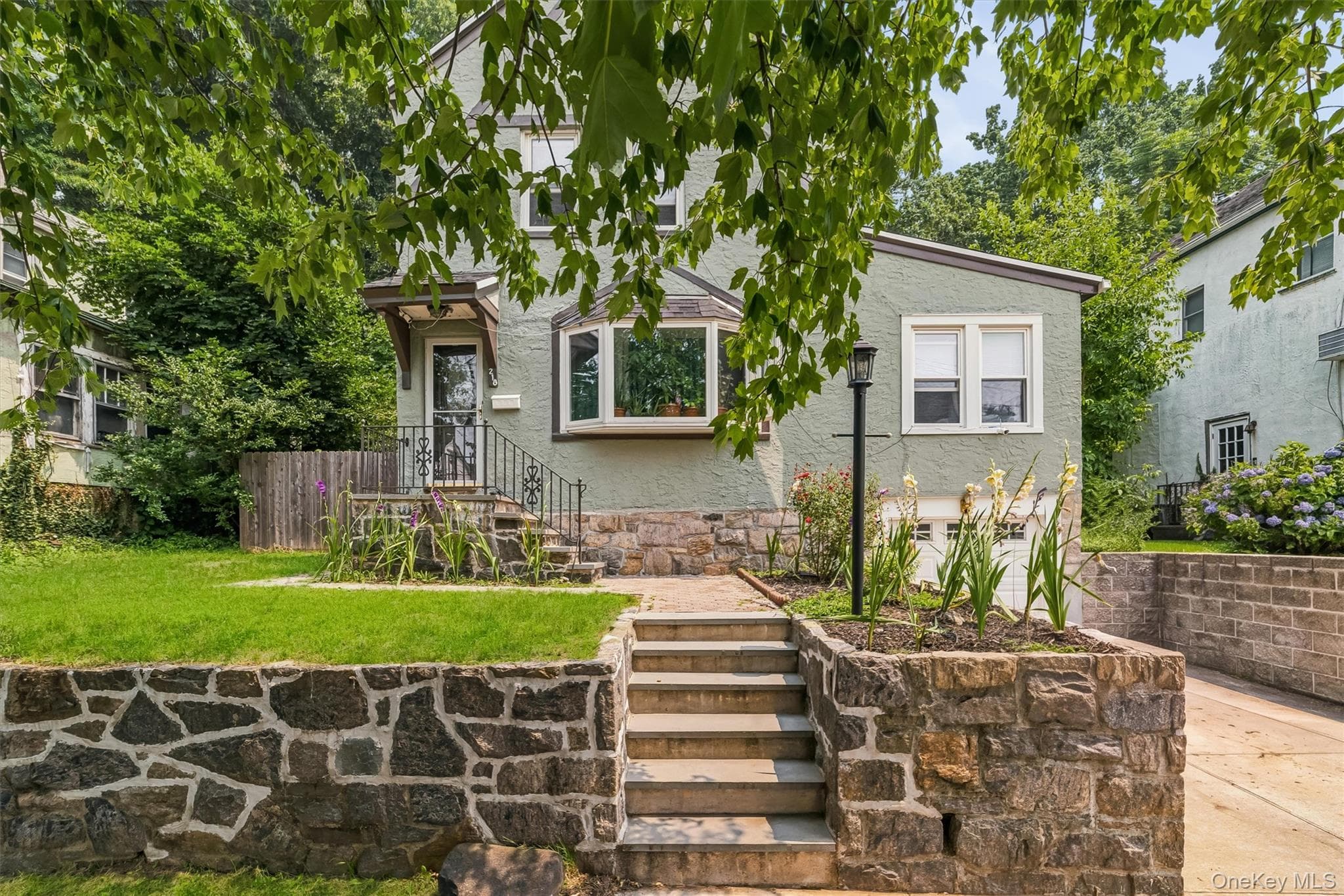 218 Sedgwick Avenue thumbnail 5