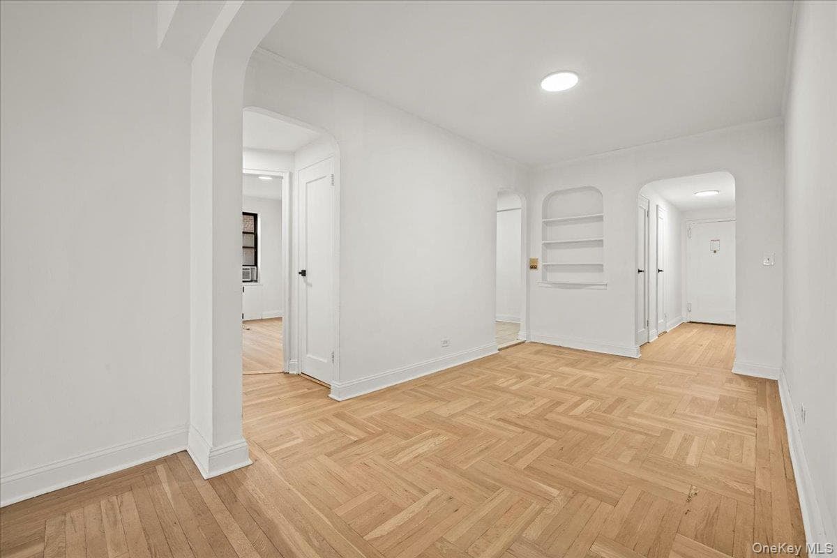 3015 Riverdale Avenue Unit: 4E thumbnail 4