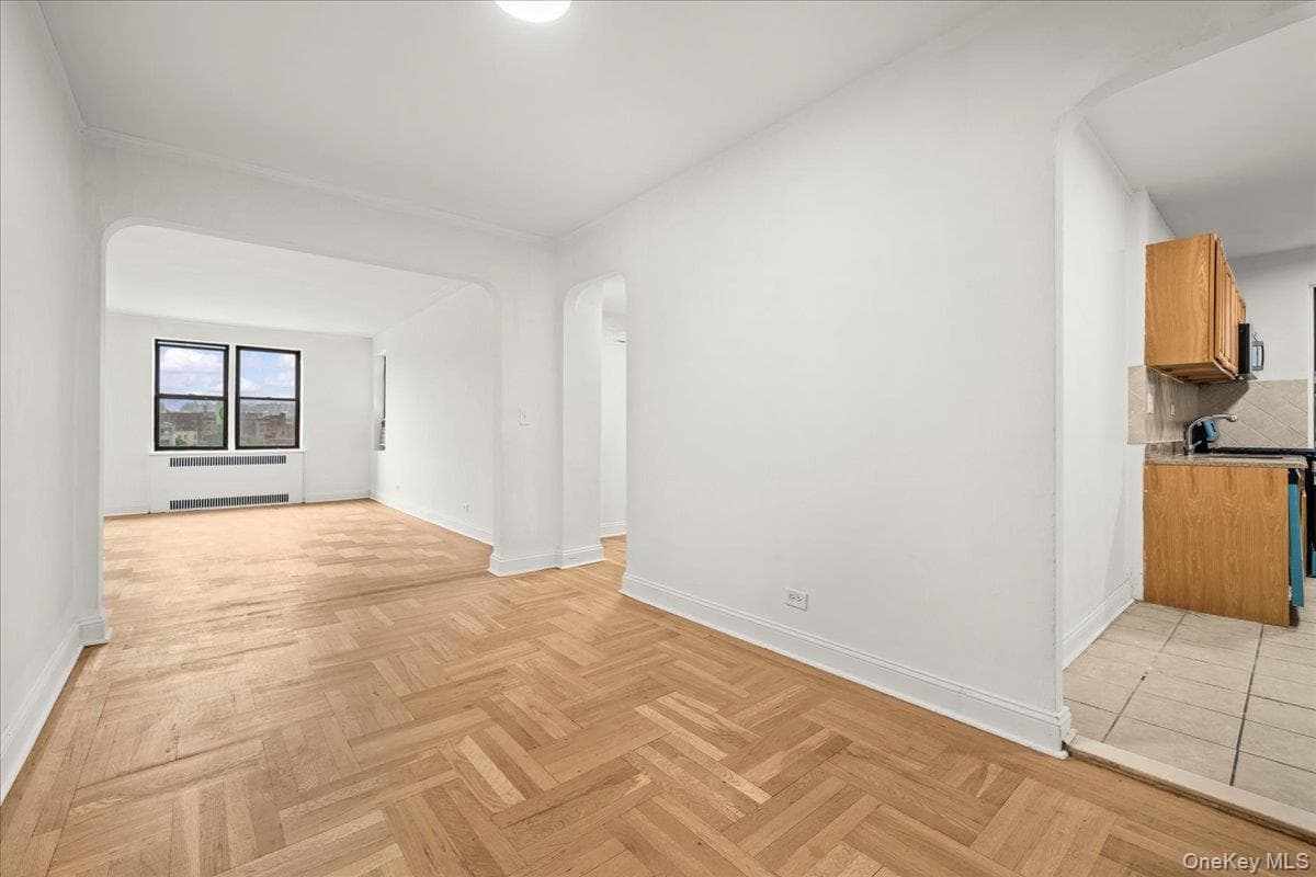 3015 Riverdale Avenue Unit: 4E thumbnail 6