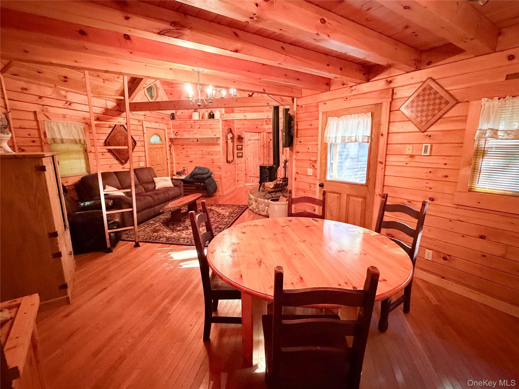 836 Emerald Lake Road thumbnail 9