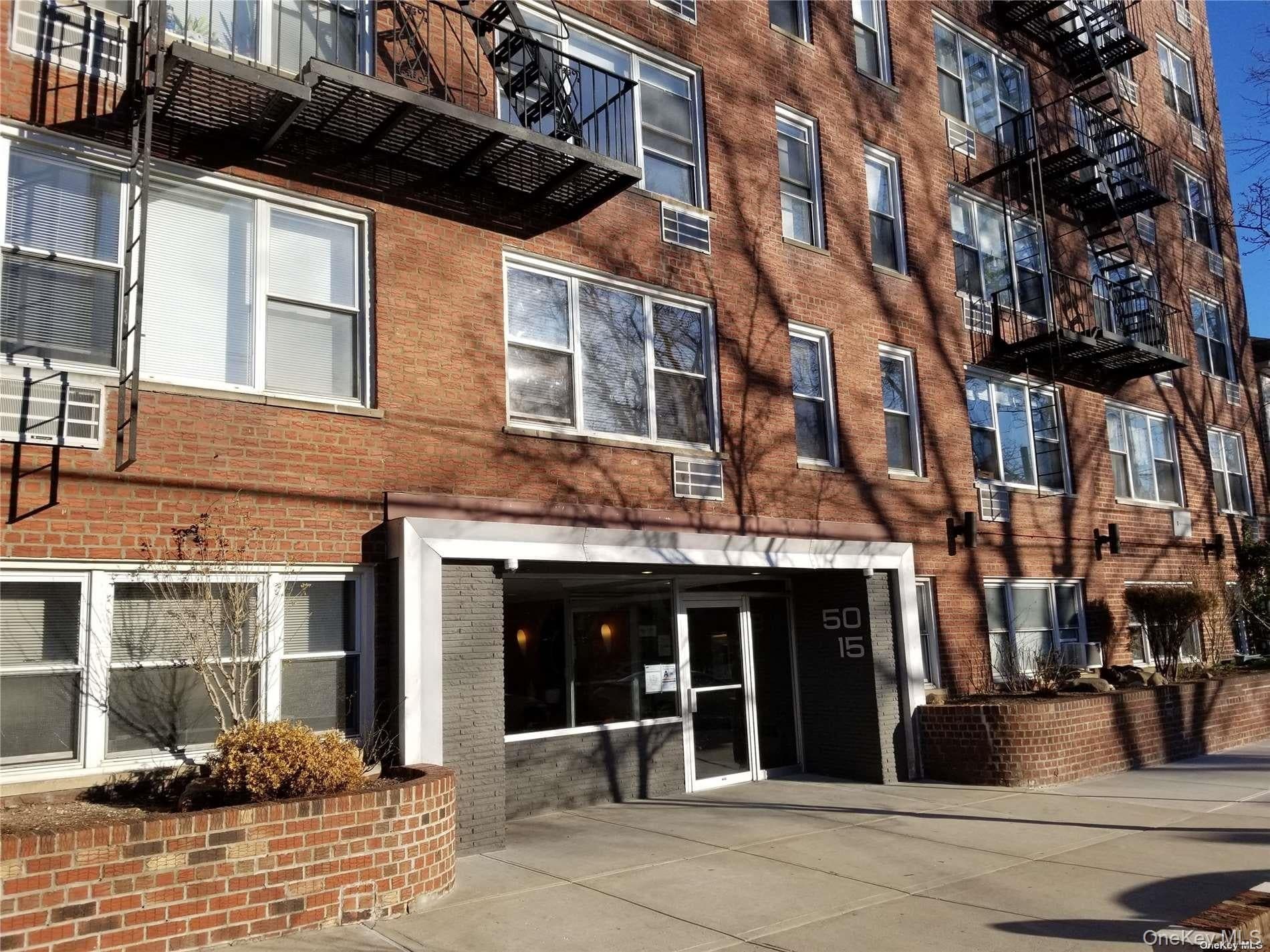 5015 39th Street Unit: 1A, Sunnyside