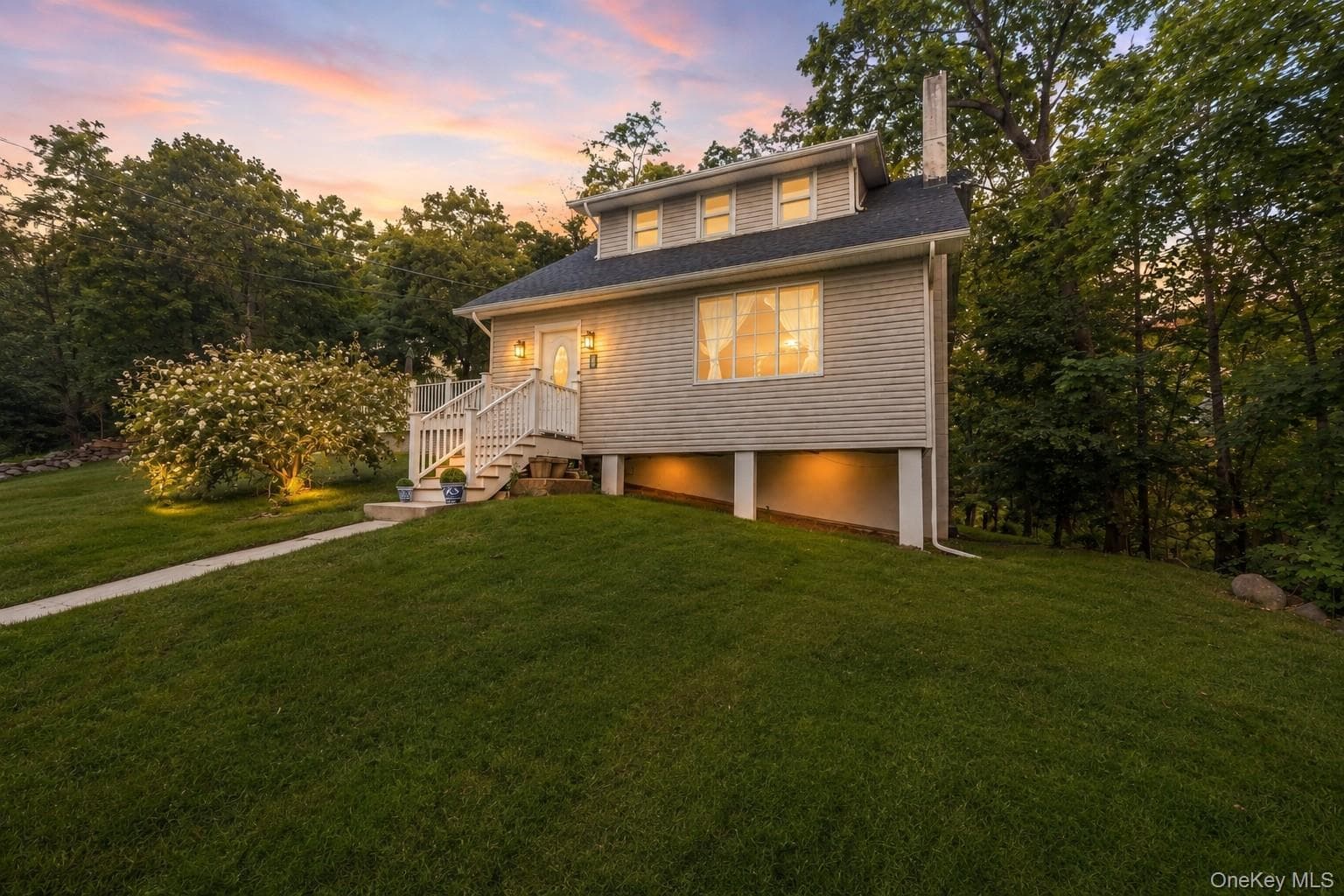 16 Hillside Avenue photo 1