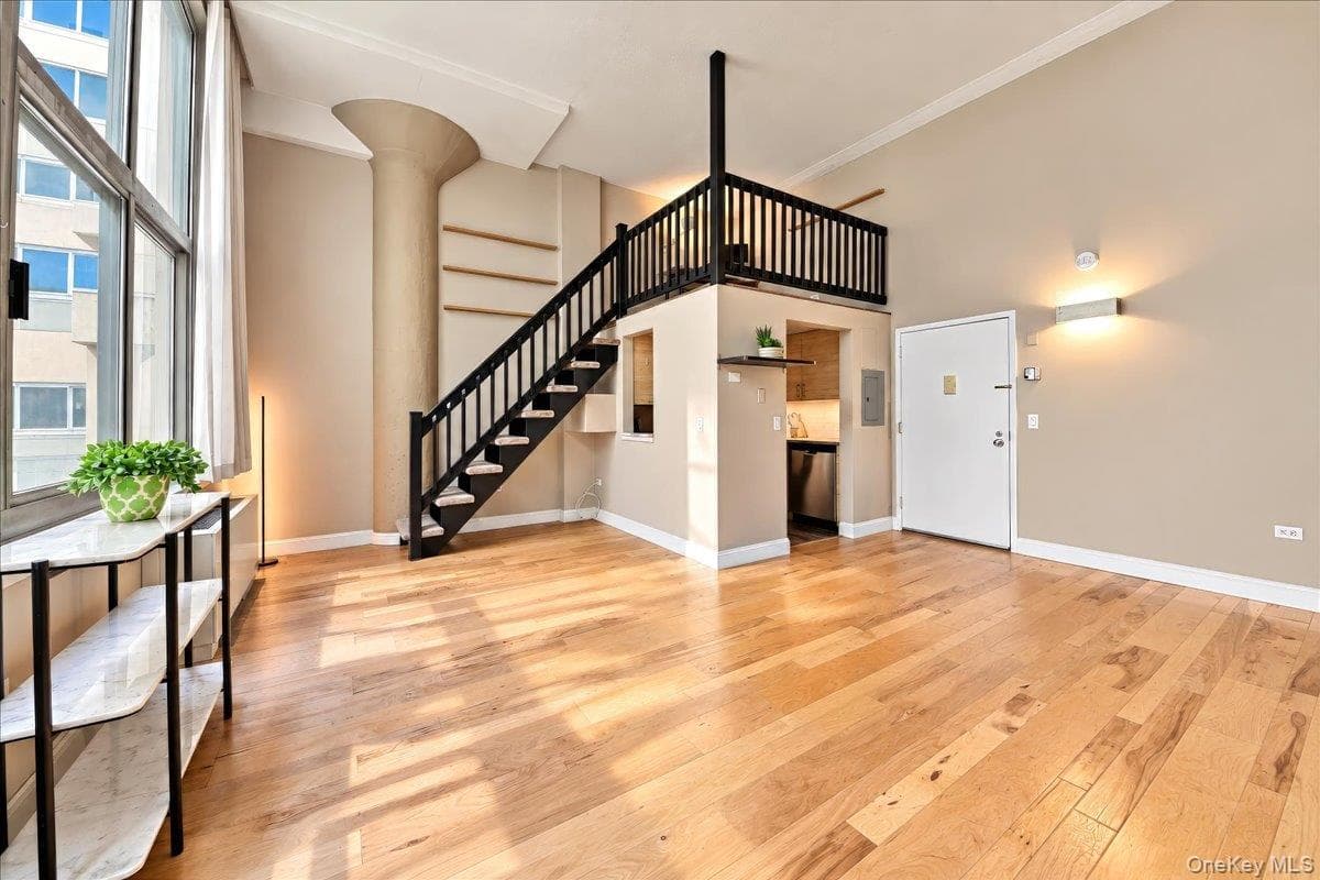 1 Landmark Square Unit: 213 thumbnail 4