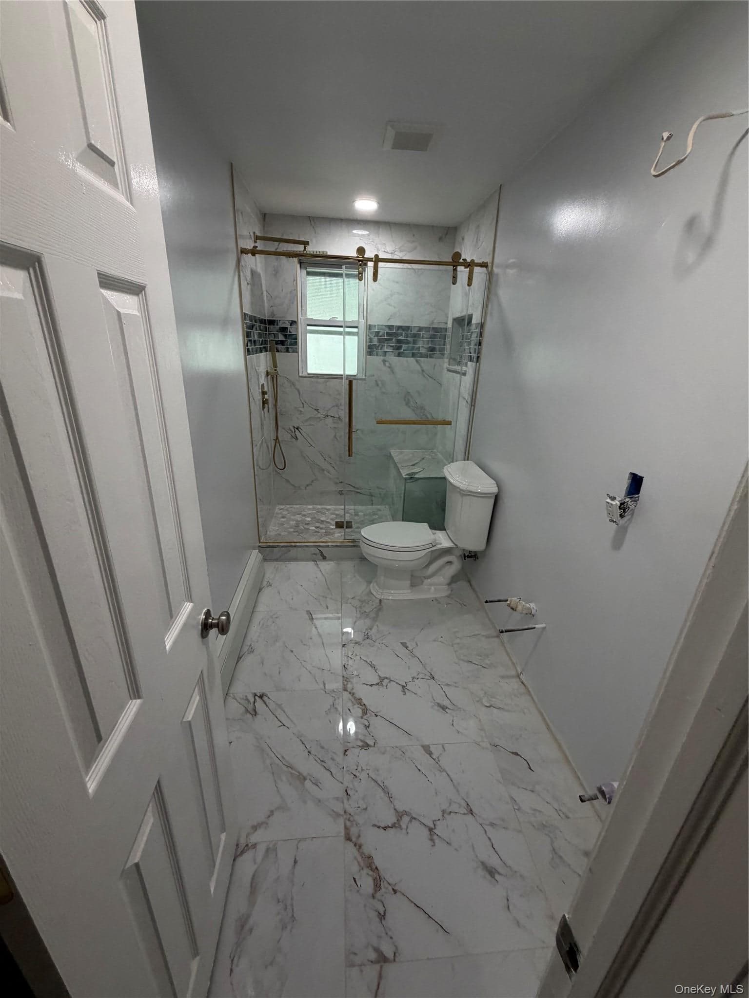 928 Connetquot Avenue thumbnail 11