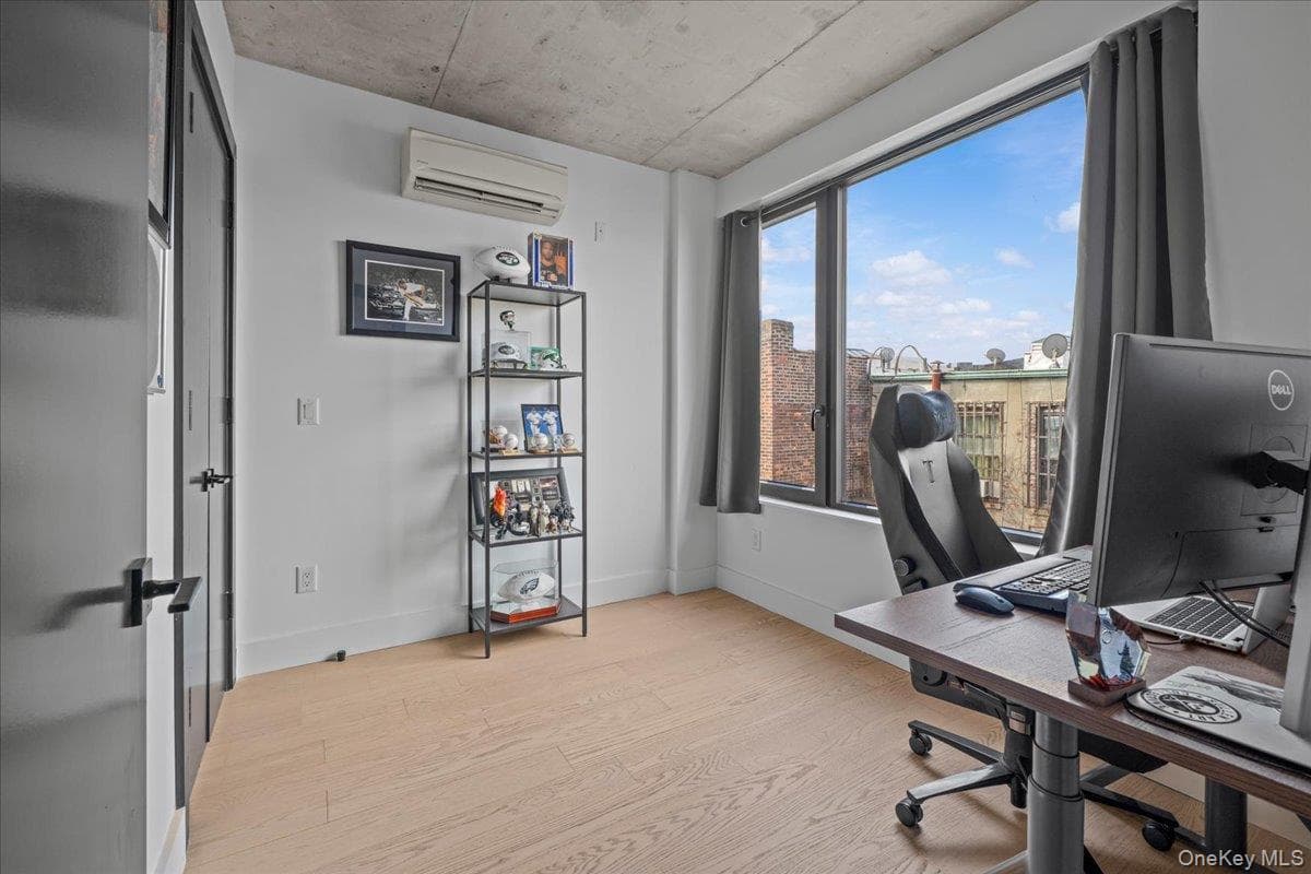 458 E 25th St St Unit: 305 thumbnail 8