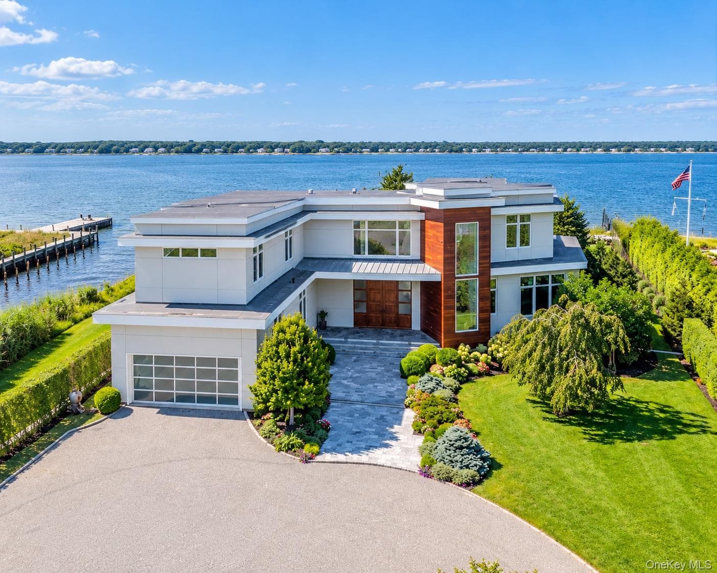 16 Cricket Path, Remsenburg
