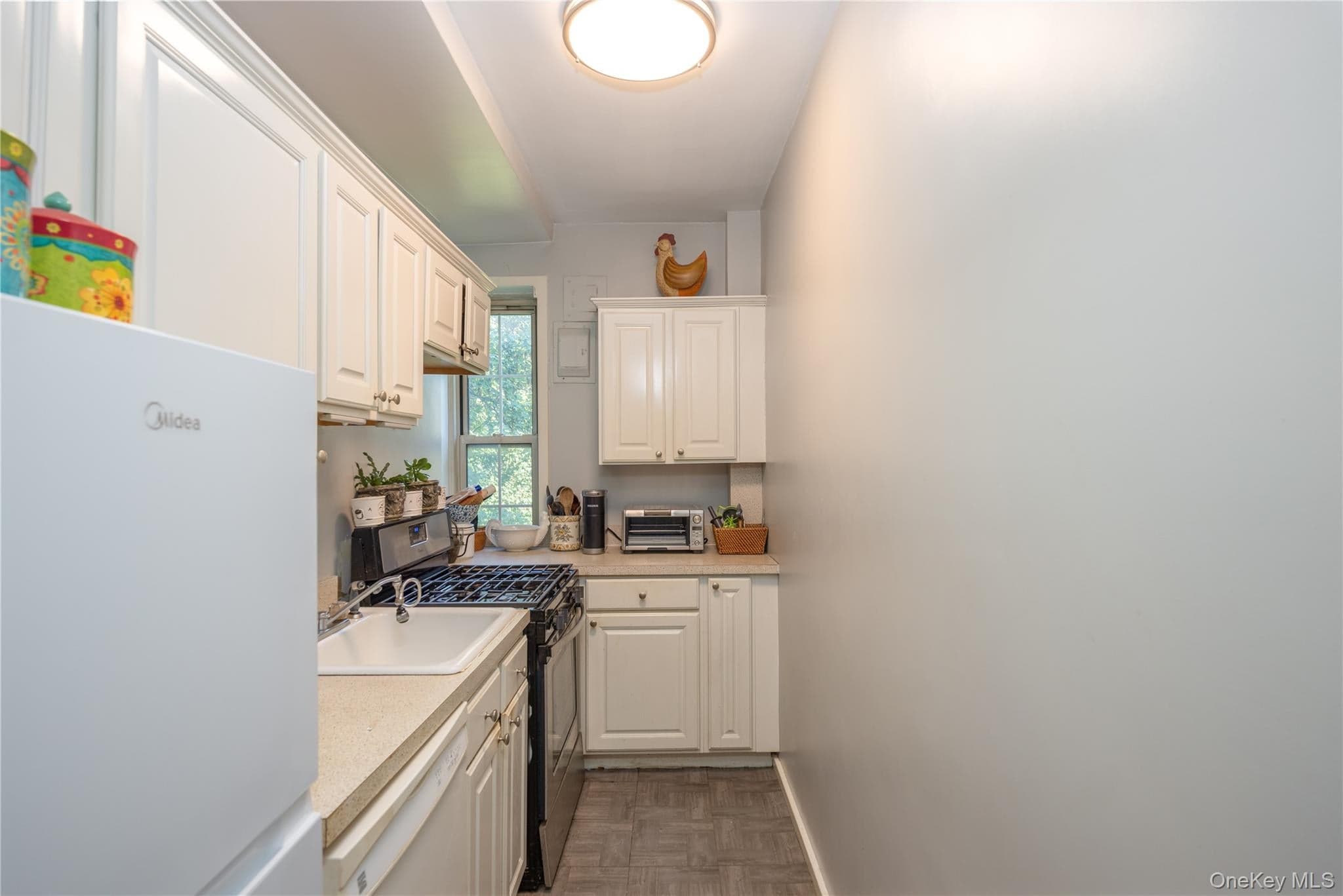 5 Midland Gardens Unit: 2L thumbnail 12