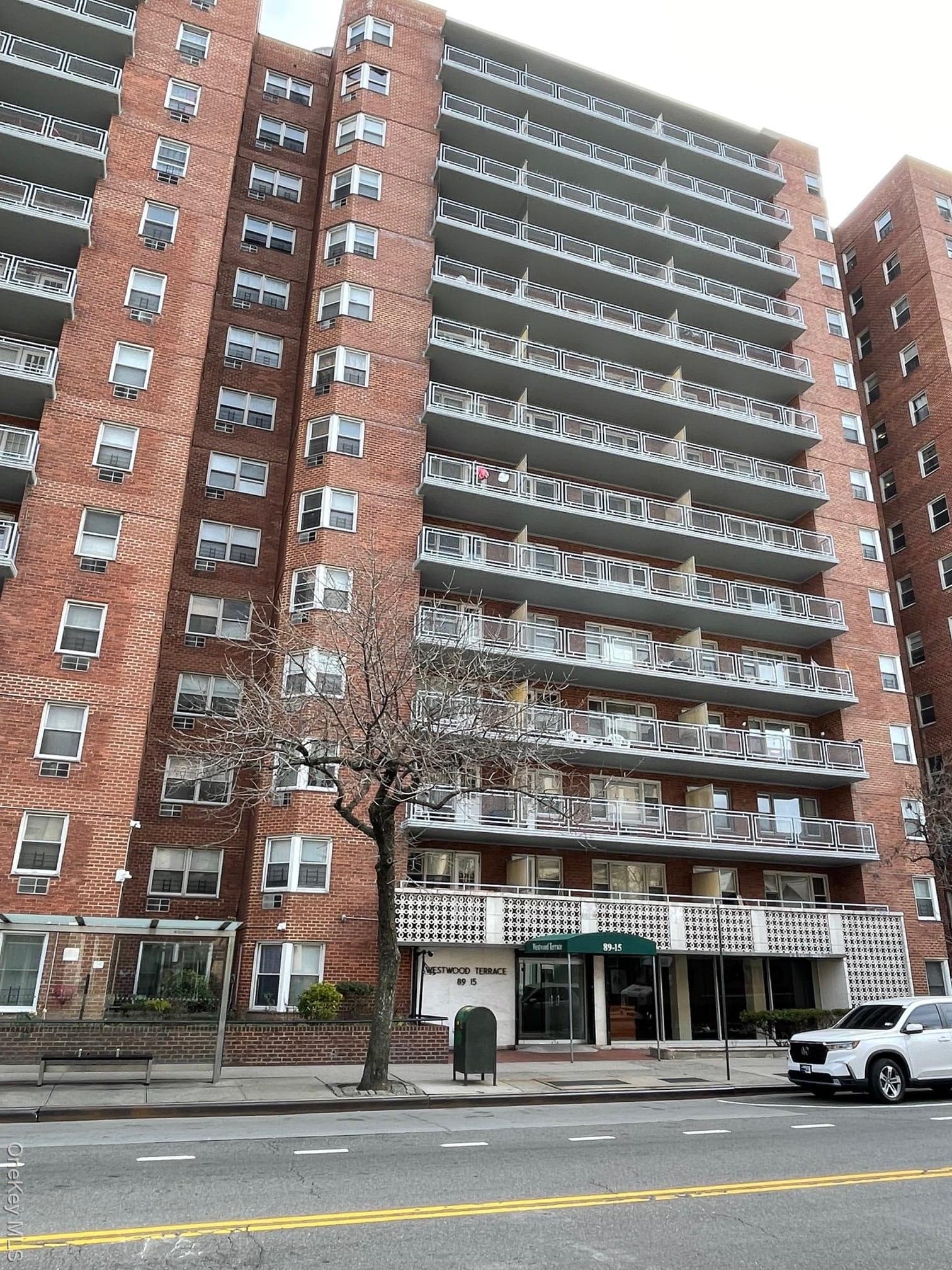 89-15 Parsons Boulevard Blvd Unit: 3L, Jamaica