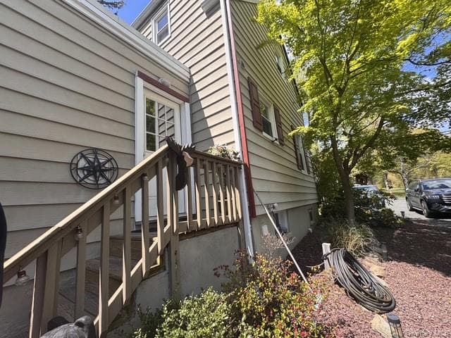 468 W Clarkstown Road thumbnail 19