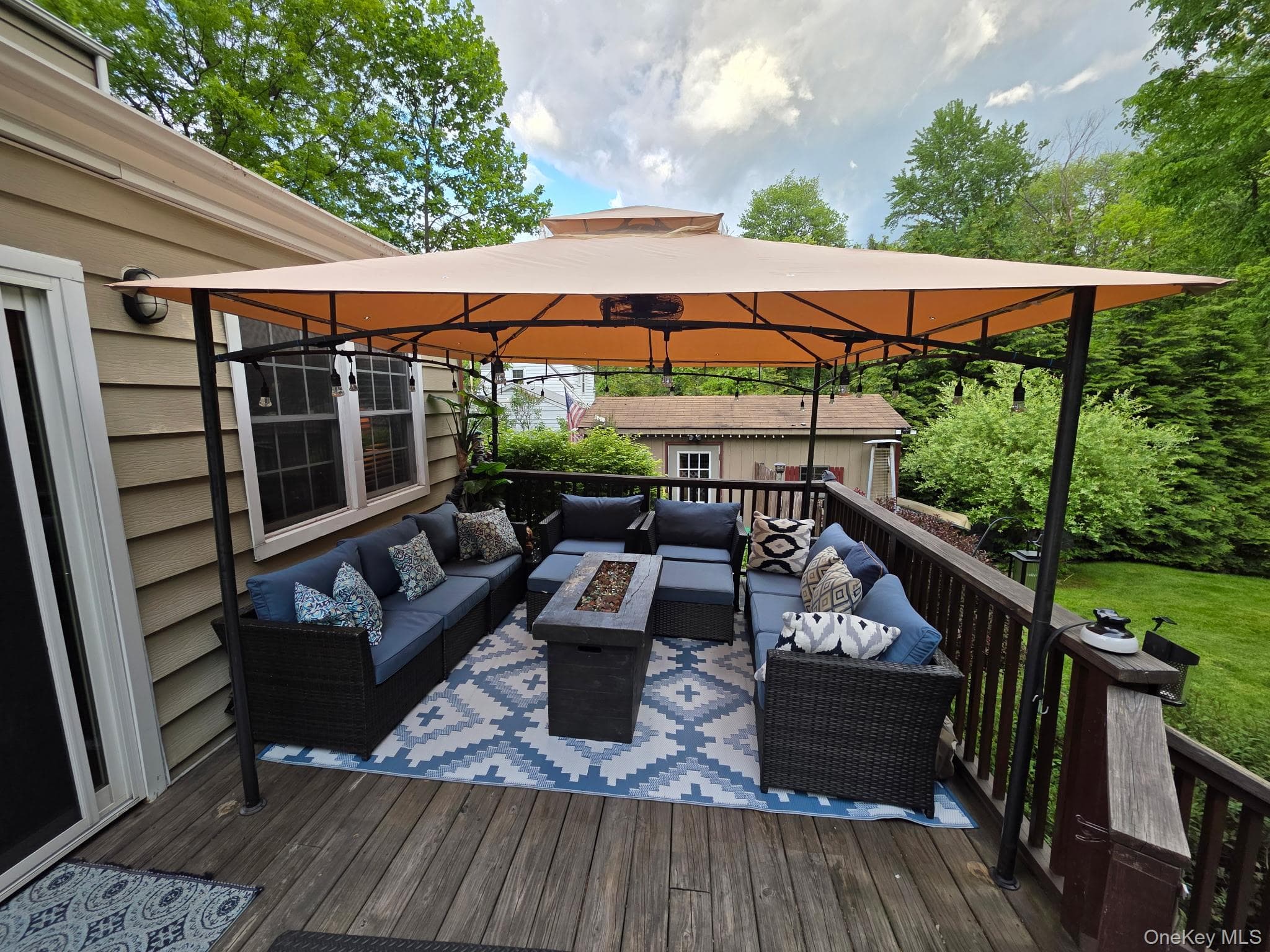 468 W Clarkstown Road thumbnail 22