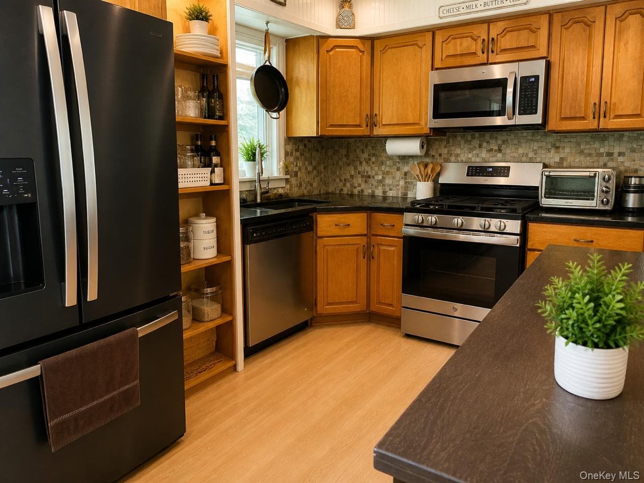 468 W Clarkstown Road thumbnail 5